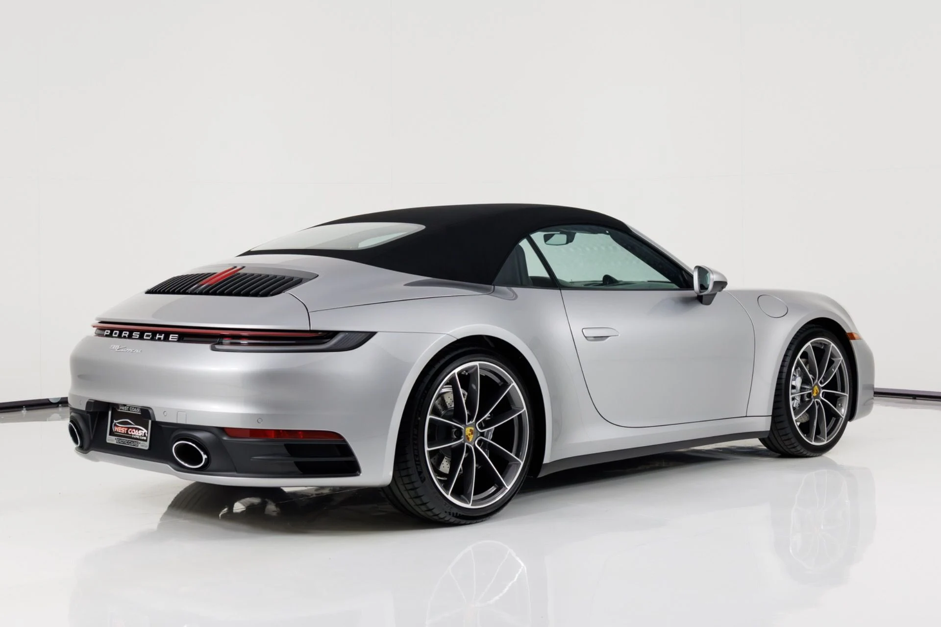 mph003_648336166_Used_2022_Porsche_911_Carrera_1773941178_ffe769afe0