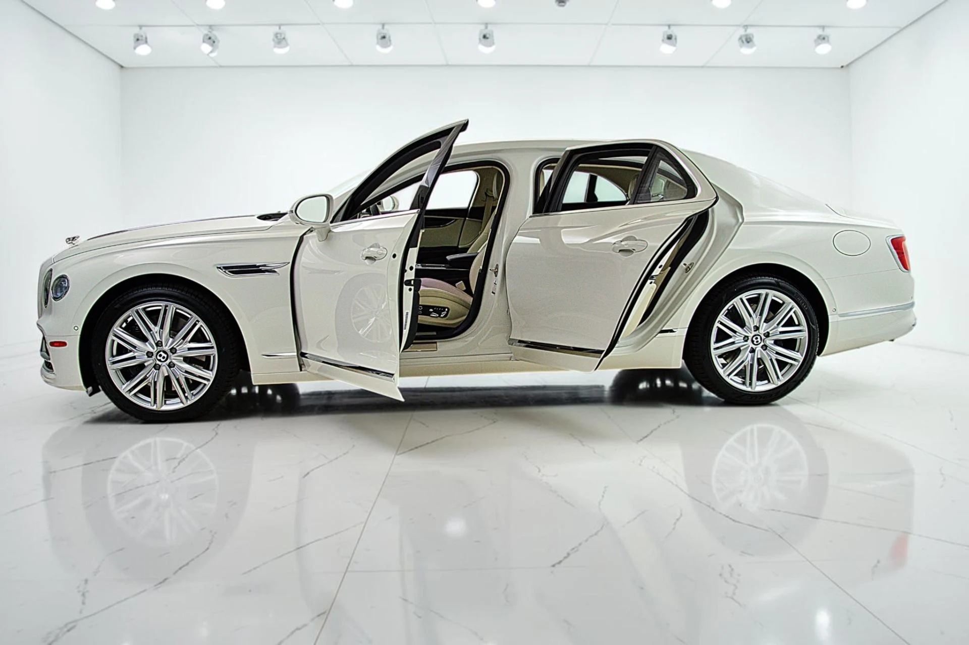 mph003_66300847_Used_2023_Bentley_Flying_Spur_Hybrid_V6_LEASE_OPTIONS_AVAILABLE_3b97e80cf7