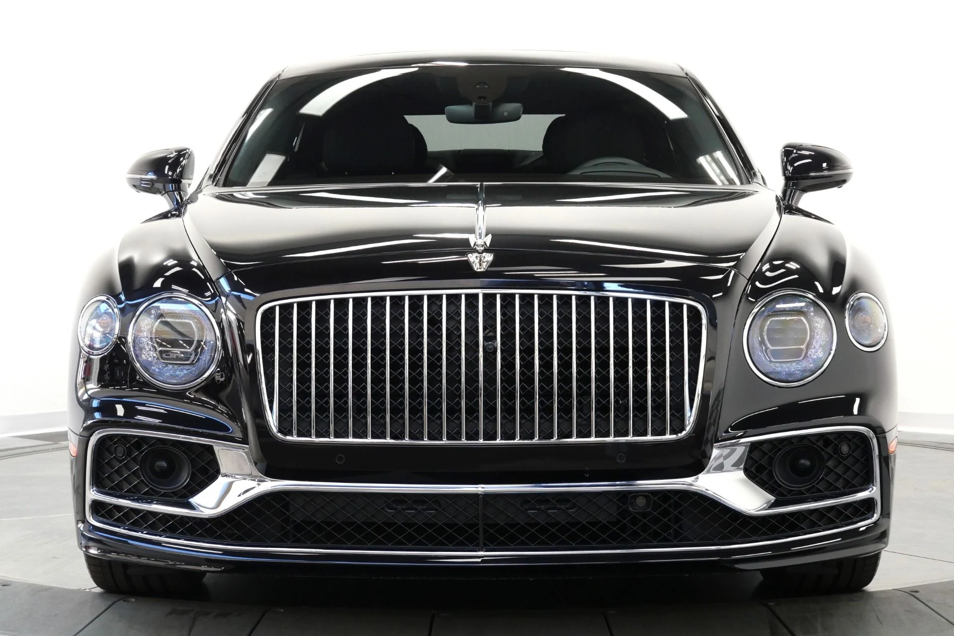 mph003_679748919_Used_2023_Bentley_Flying_Spur_Hybrid_Touring_Specification_Contrast_Stitching_Piping_Bang_and_Olufsen_1769812693_2892c3b771
