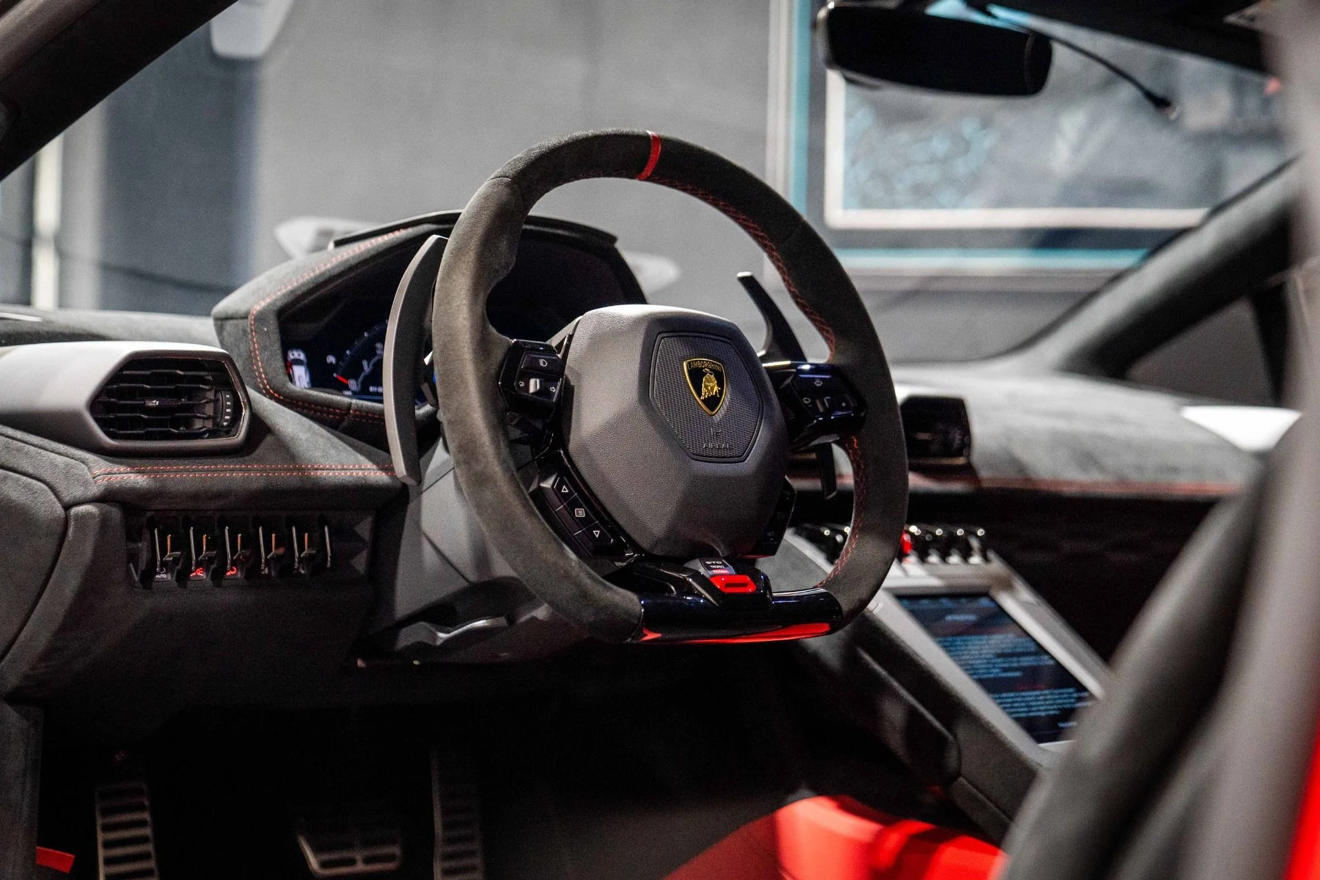 mph003_684144187_Used_2022_Lamborghini_Huracan_STO_Ad_Personam_Paint_1767634338_310e6aeaf1