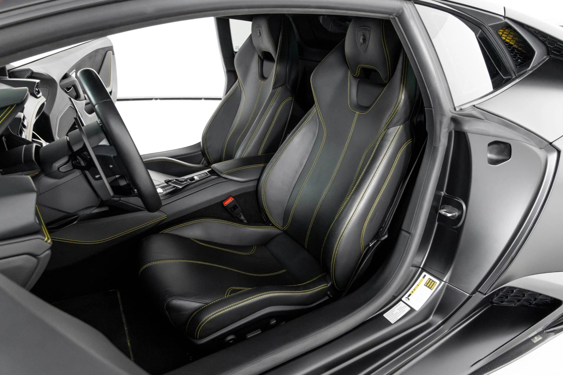 mph003_686819507_Used_2016_Lamborghini_Huracan_AWD_1763755008_32dd350094