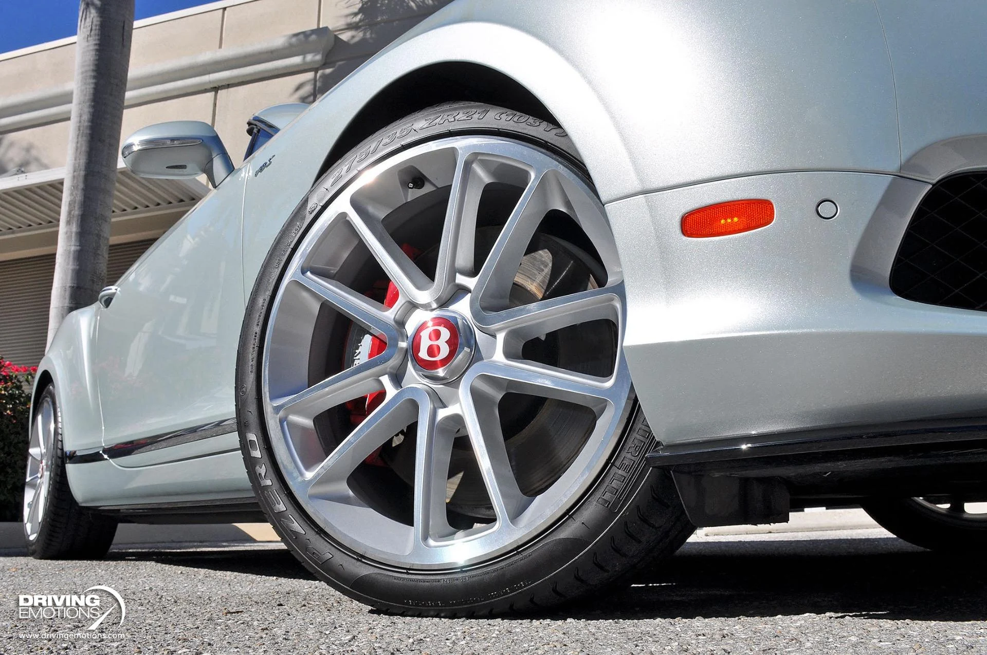 mph003_686948208_886_p4_l_f1b0485150