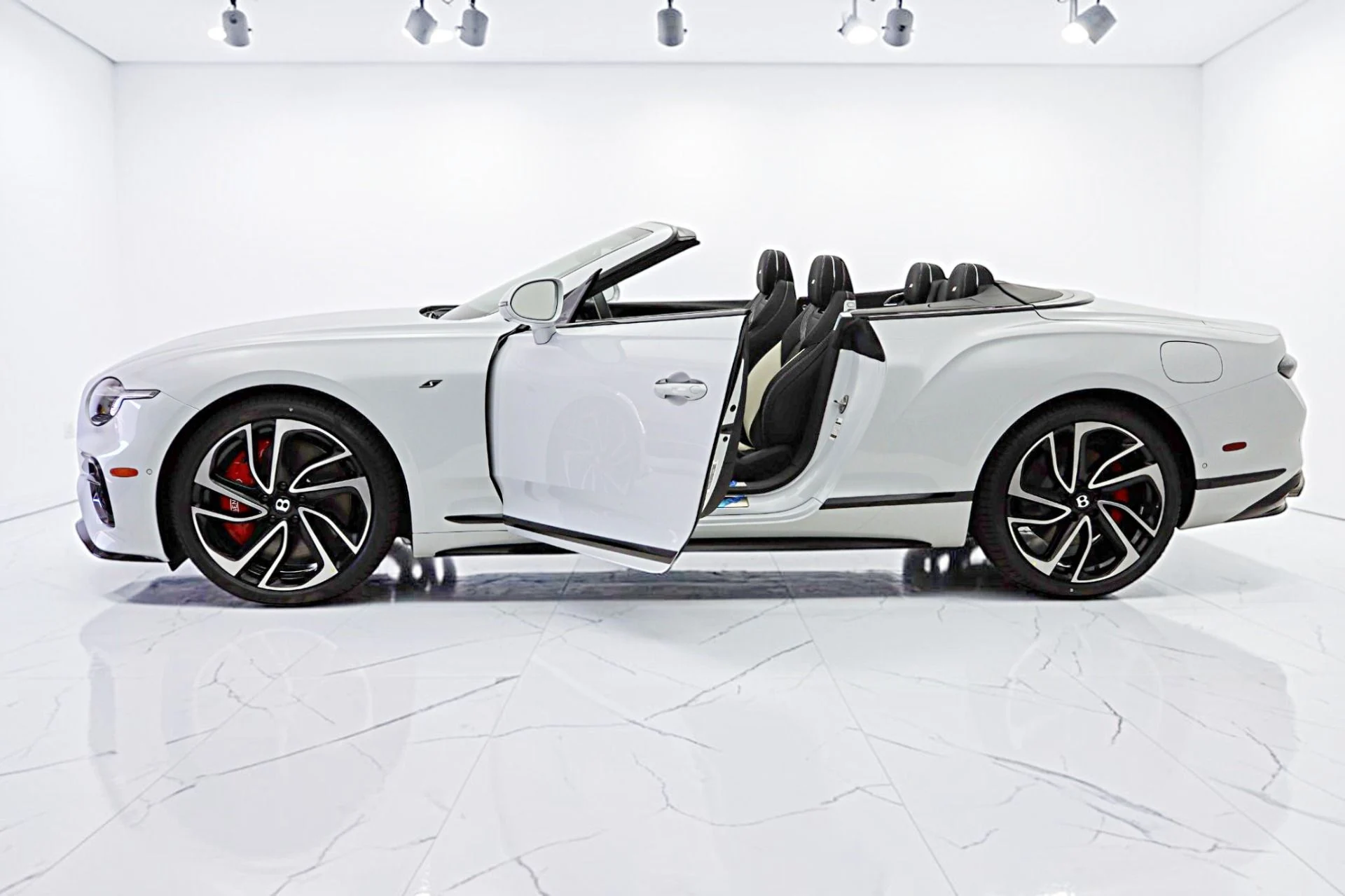 mph003_708079695_New_2026_Bentley_Continental_GTC_S_8d46d7a387