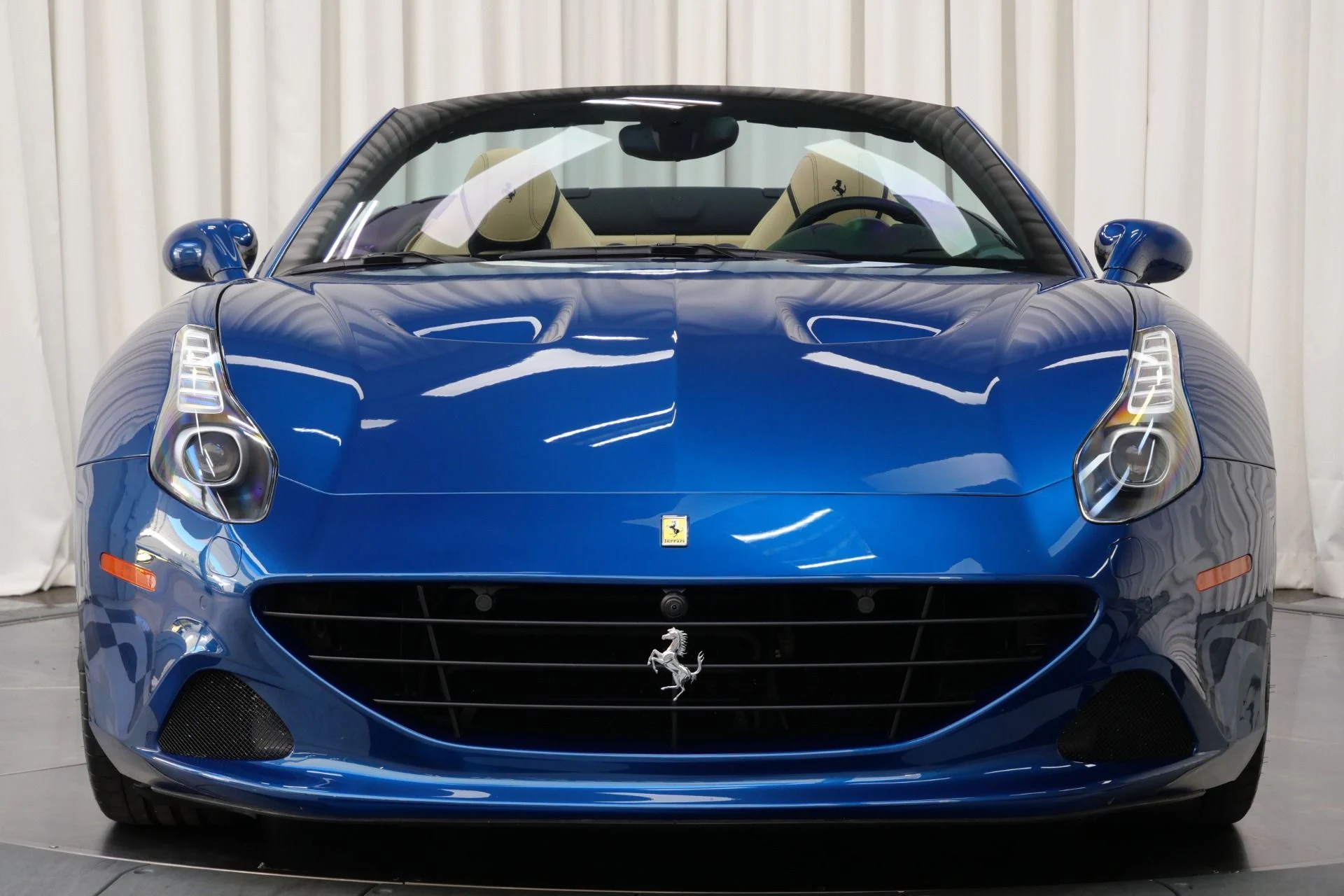 mph003_71347081_Used_2017_Ferrari_California_T_1759252098_6ceb1cc7f7