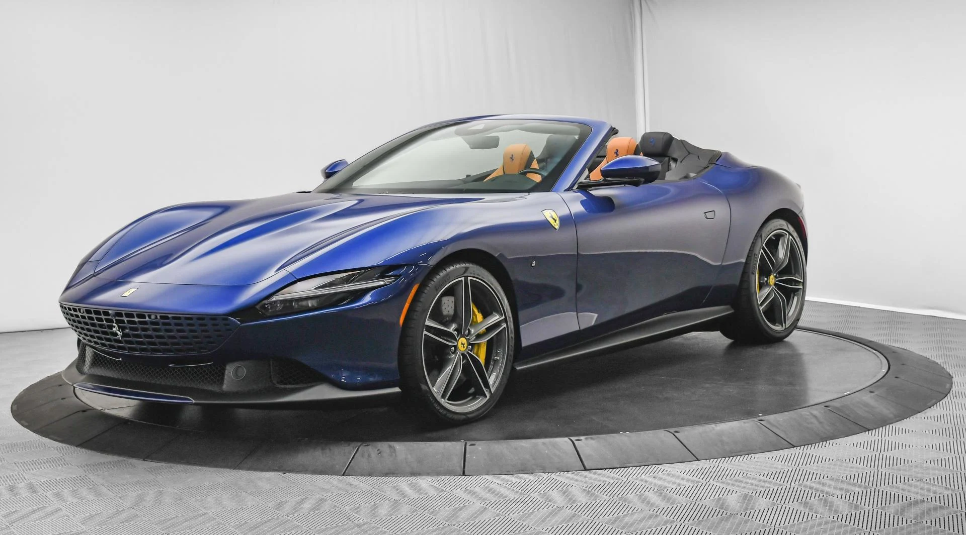 mph003_713801921_Used_2025_Ferrari_Roma_Spider_Spider_1754640435_5d8c44e0e4