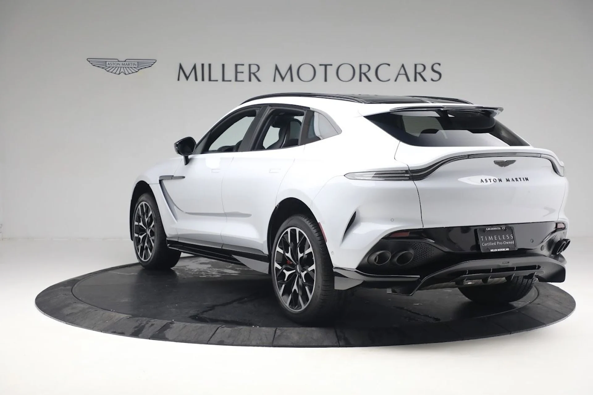 mph003_720013145_Used_2023_Aston_Martin_DBX_707_040d6d694d
