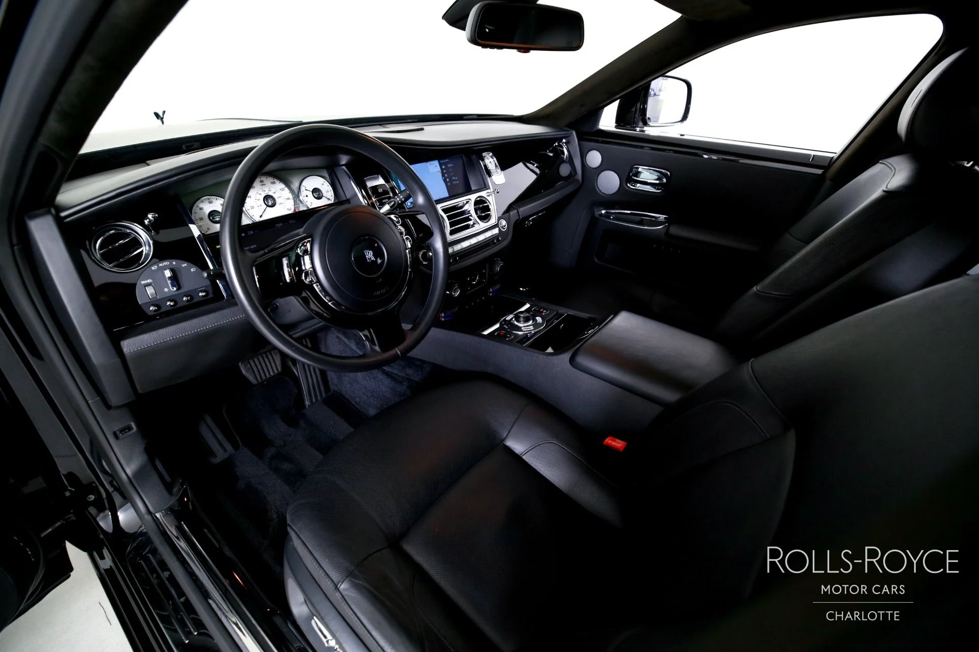 mph003_7345380_Used_2011_Rolls_Royce_Ghost_1781189542_8359bff053