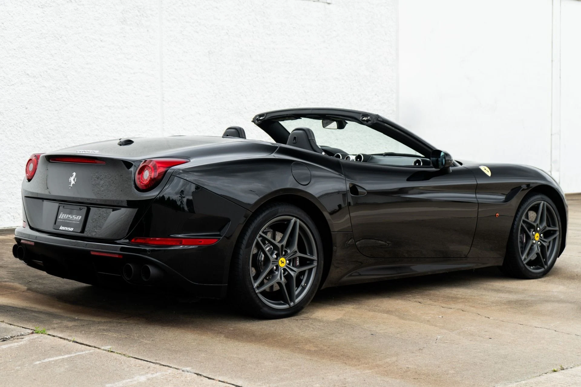 mph003_74805526_Used_2018_Ferrari_California_T_1781897597_78f67e9e3f