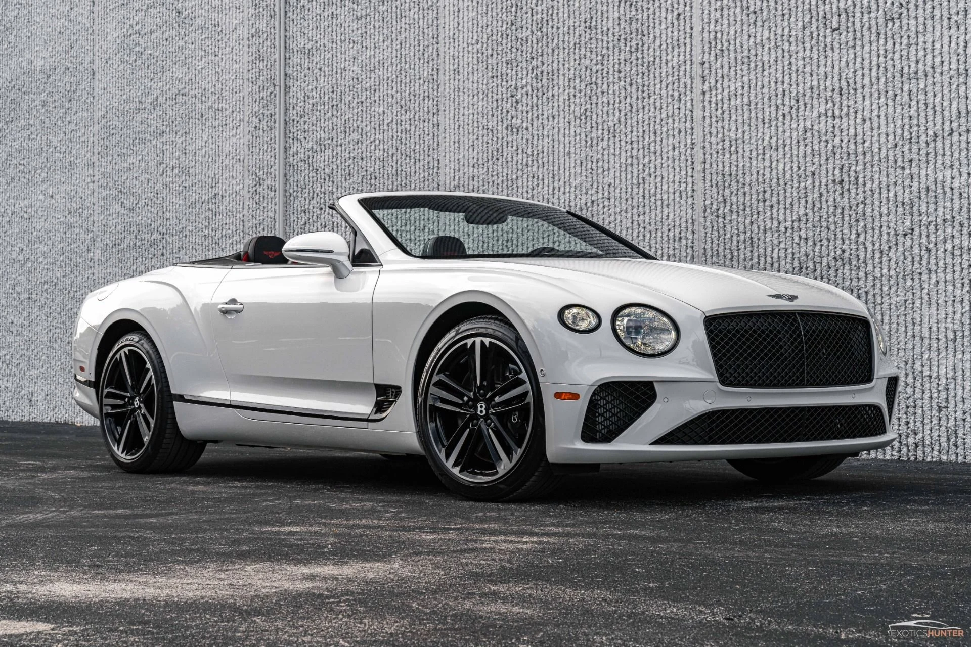 mph003_760105347_Used_2020_Bentley_Continental_GTC_280_K_MSRP_Mulliner_Blackline_Rotating_Display_1766938877_316323e707