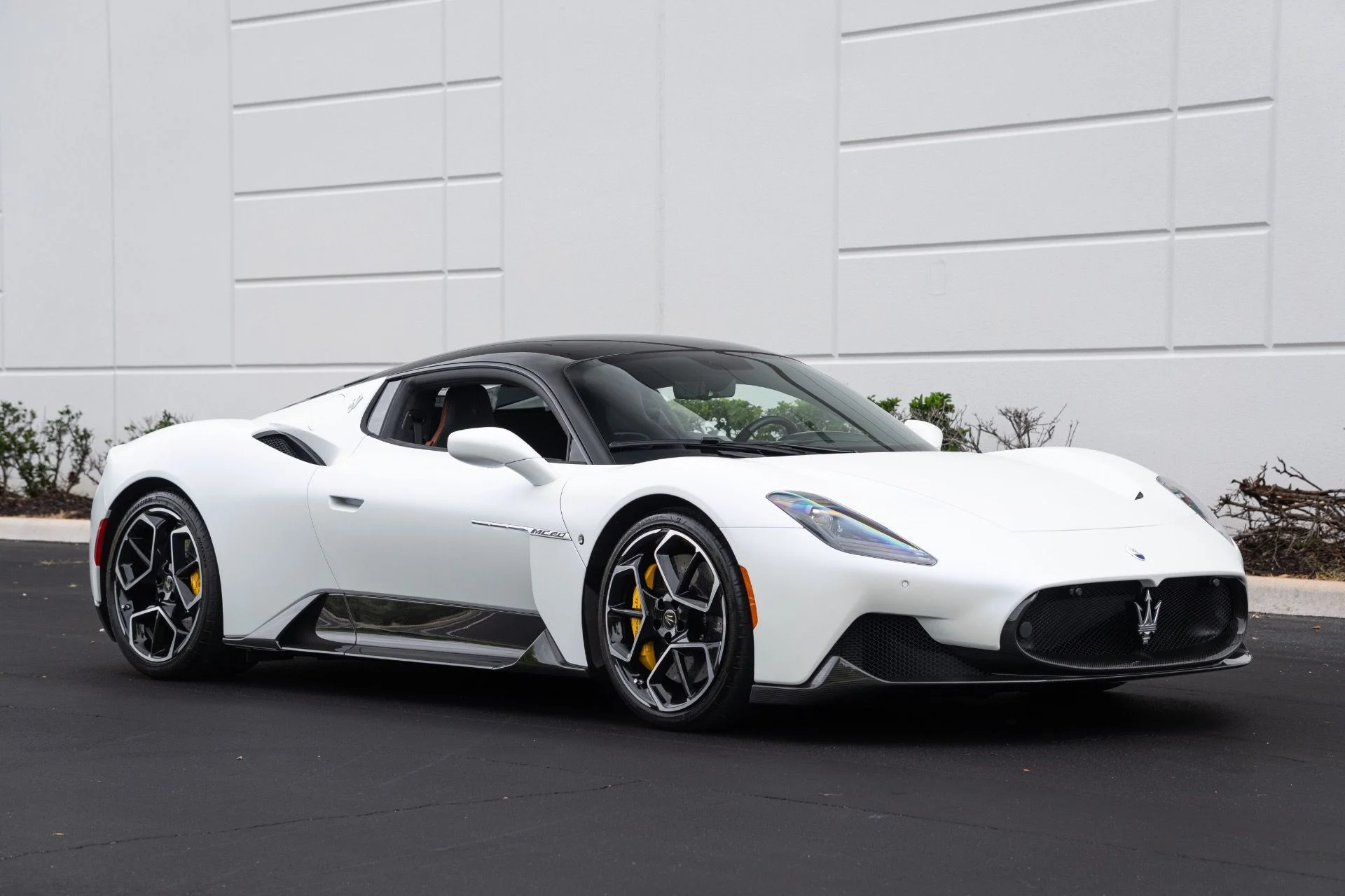 mph003_765543051_Used_2022_Maserati_MC_20_1777083905_d041fe8026