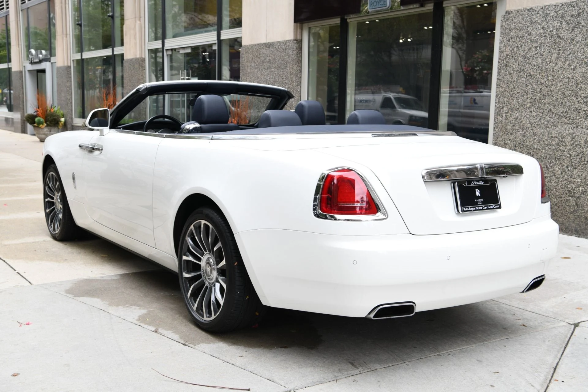 mph003_792542799_10800_p5_l_23f31022de