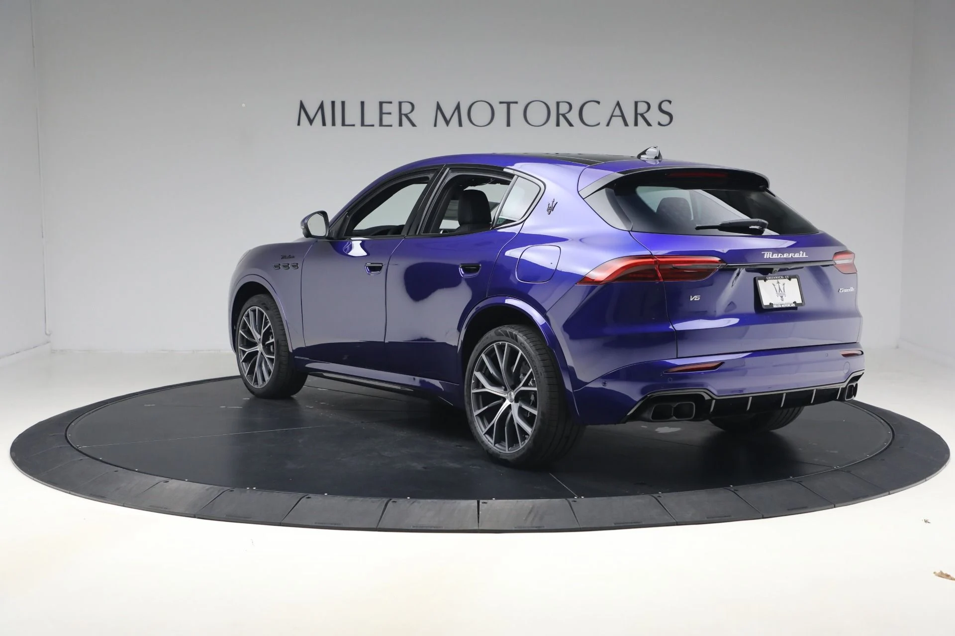 mph003_798740403_New_2026_Maserati_Grecale_Modena_V6_1775583456_2c057bc62f