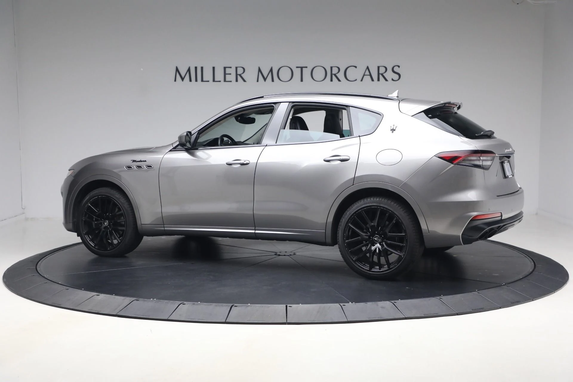 mph003_800325174_Used_2022_Maserati_Levante_Modena_1777580315_5b989d0566