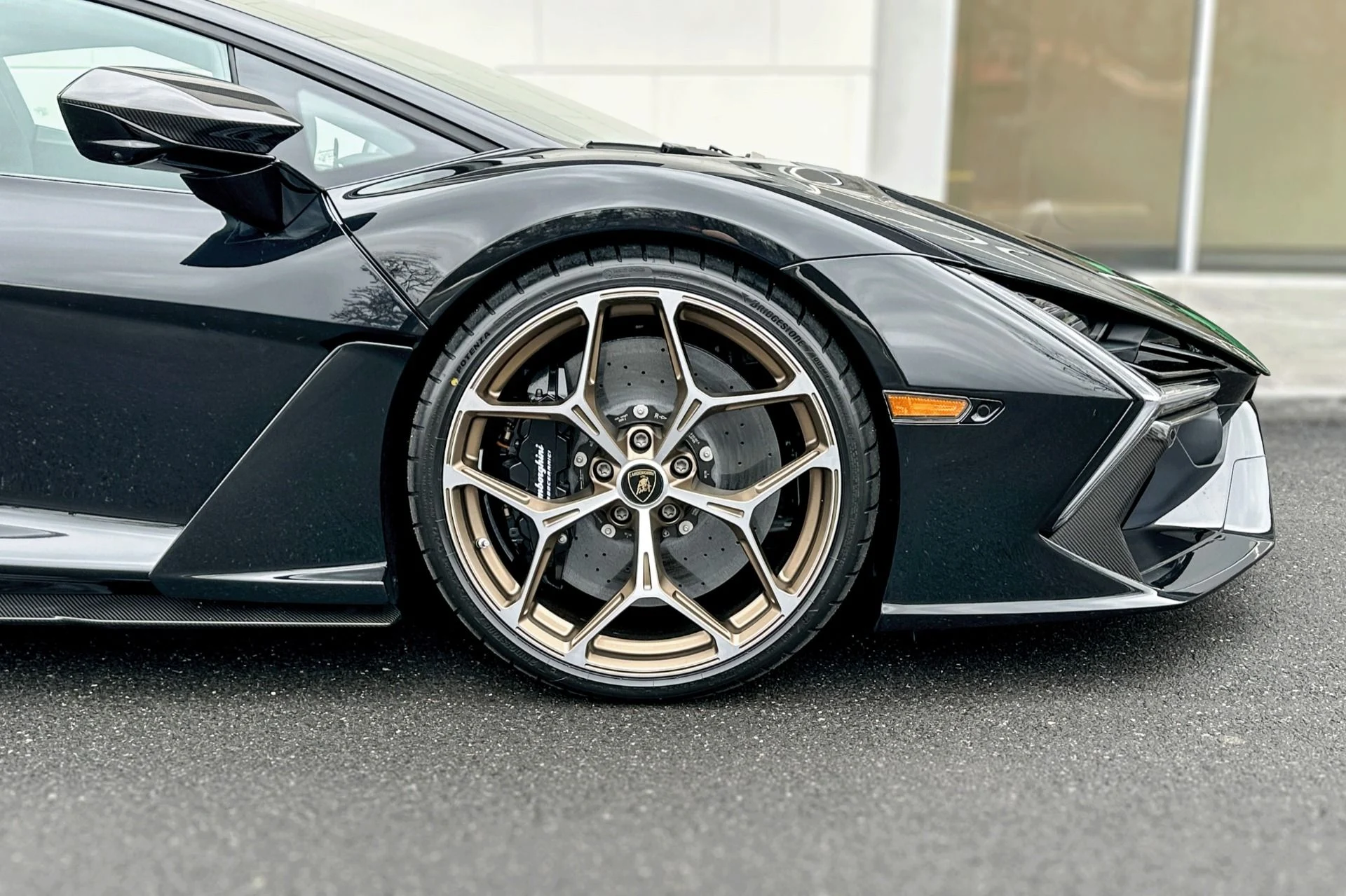 mph003_802874147_New_2026_Lamborghini_Revuelto_1768579377_2a48e53bd8