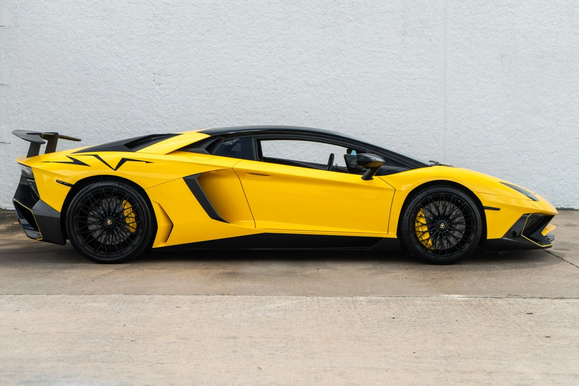 mph003_82374142_Used_2016_Lamborghini_Aventador_LP_750_4_SV_1787001258_e0977c4201