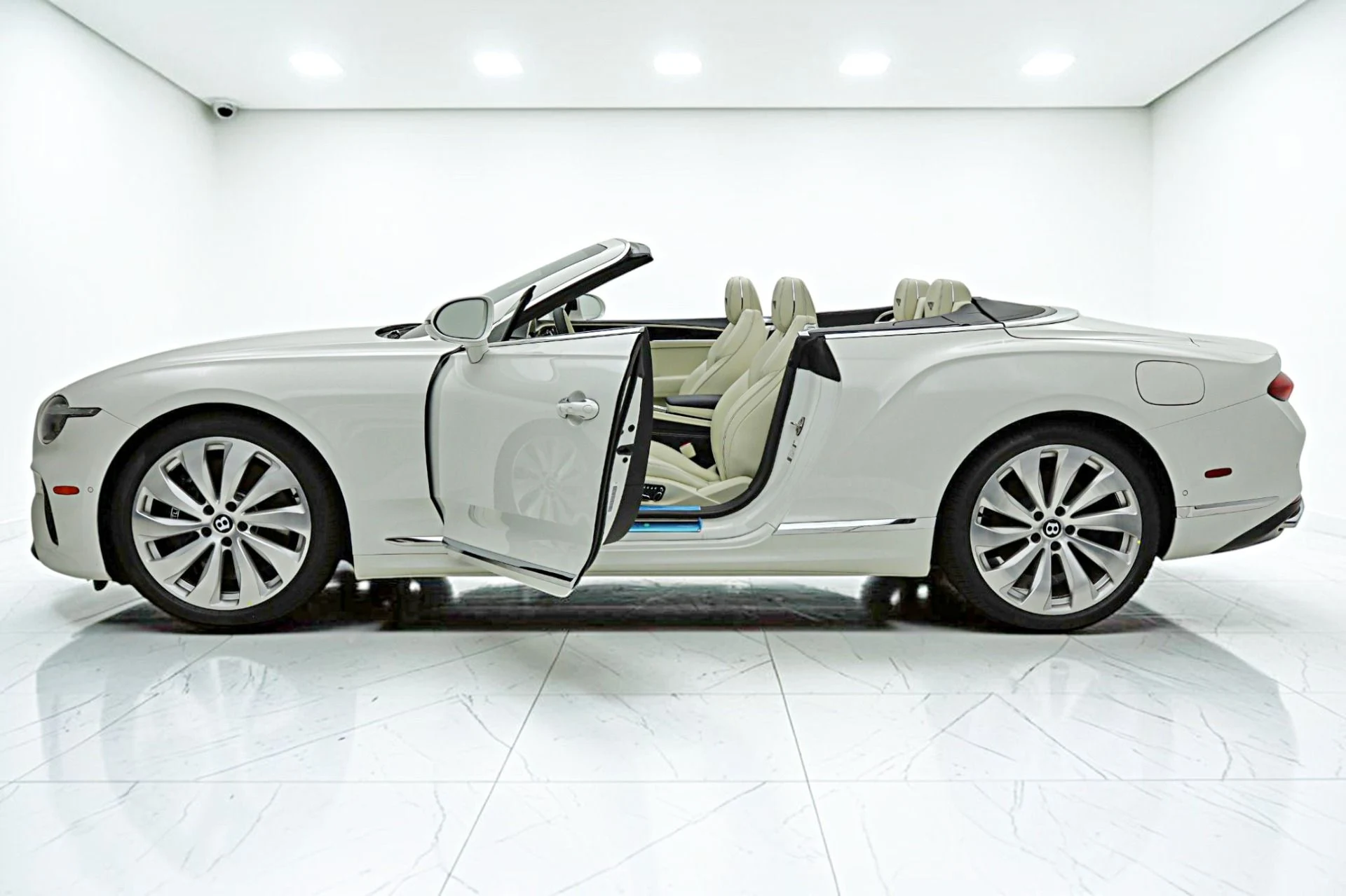 mph003_826533689_New_2026_Bentley_Continental_GTC_62a80a72a9