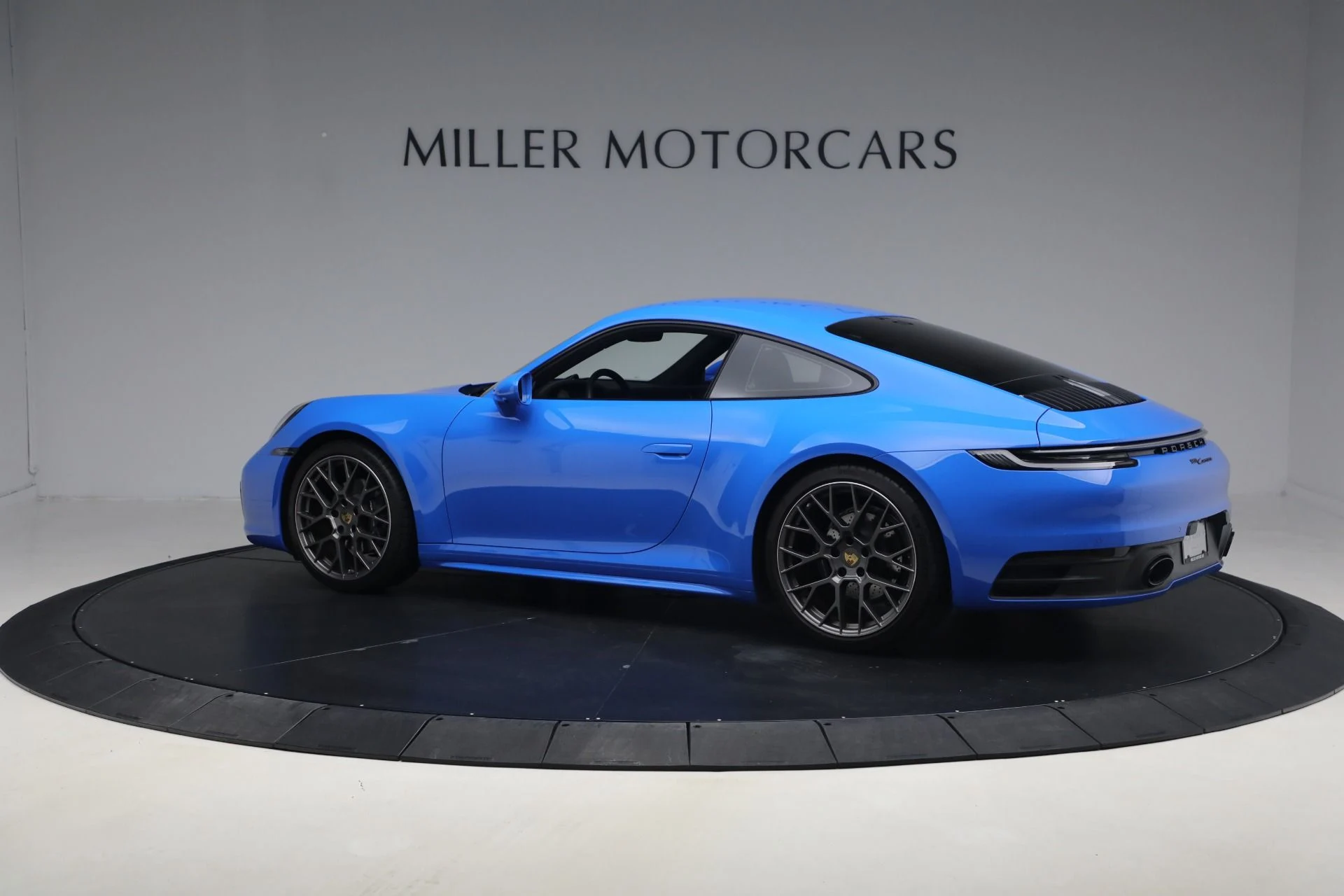 mph003_841641340_Used_2024_Porsche_911_Carrera_1766252317_e1f191500f