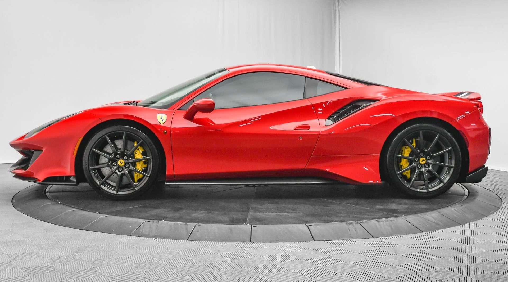 mph003_845904824_Used_2020_Ferrari_488_Pista_Base_1757453139_363444ed91