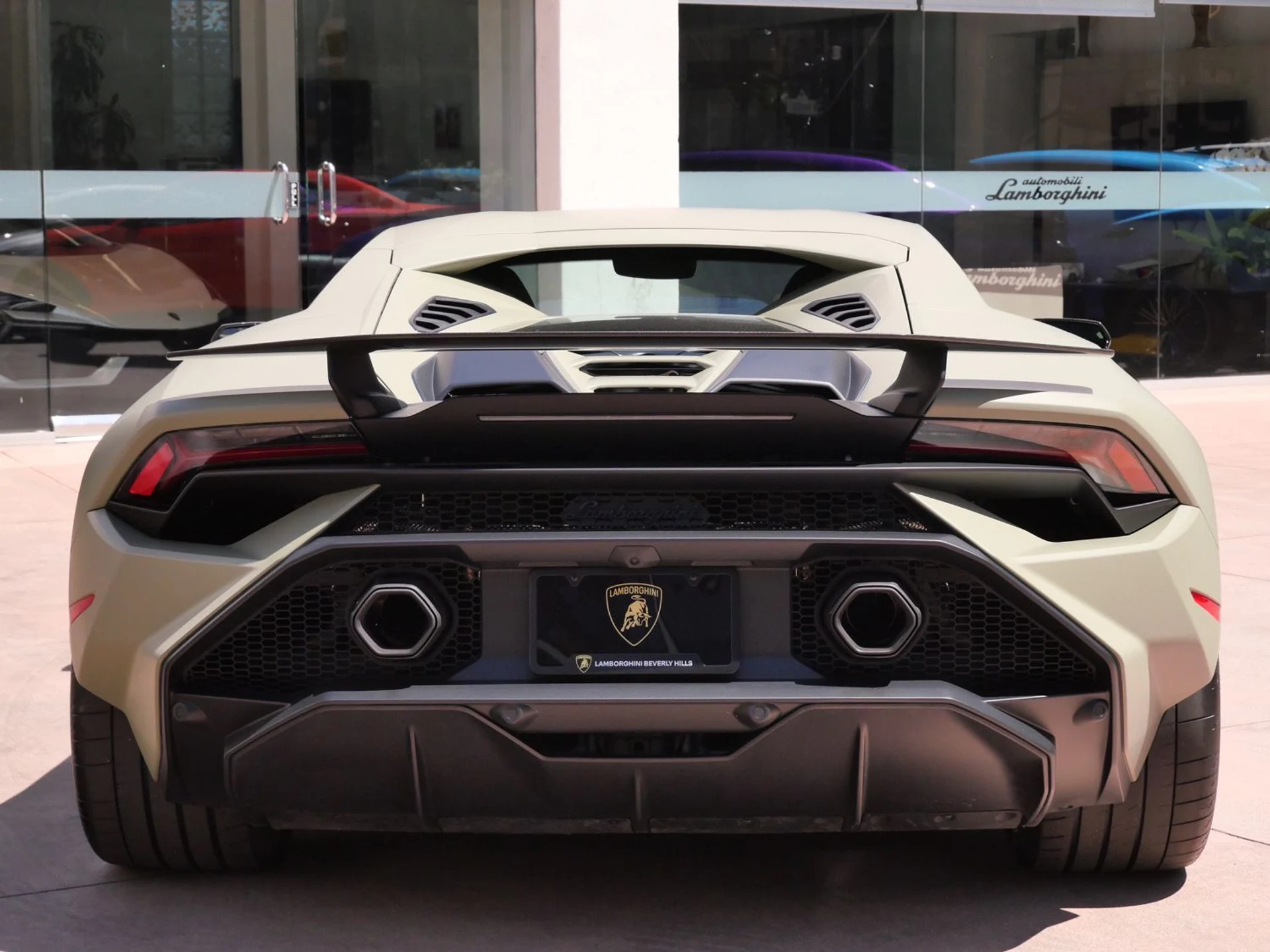 mph003_857650360_28d66f4a1339d44b2097e0df450dc11fx_152a00ce84