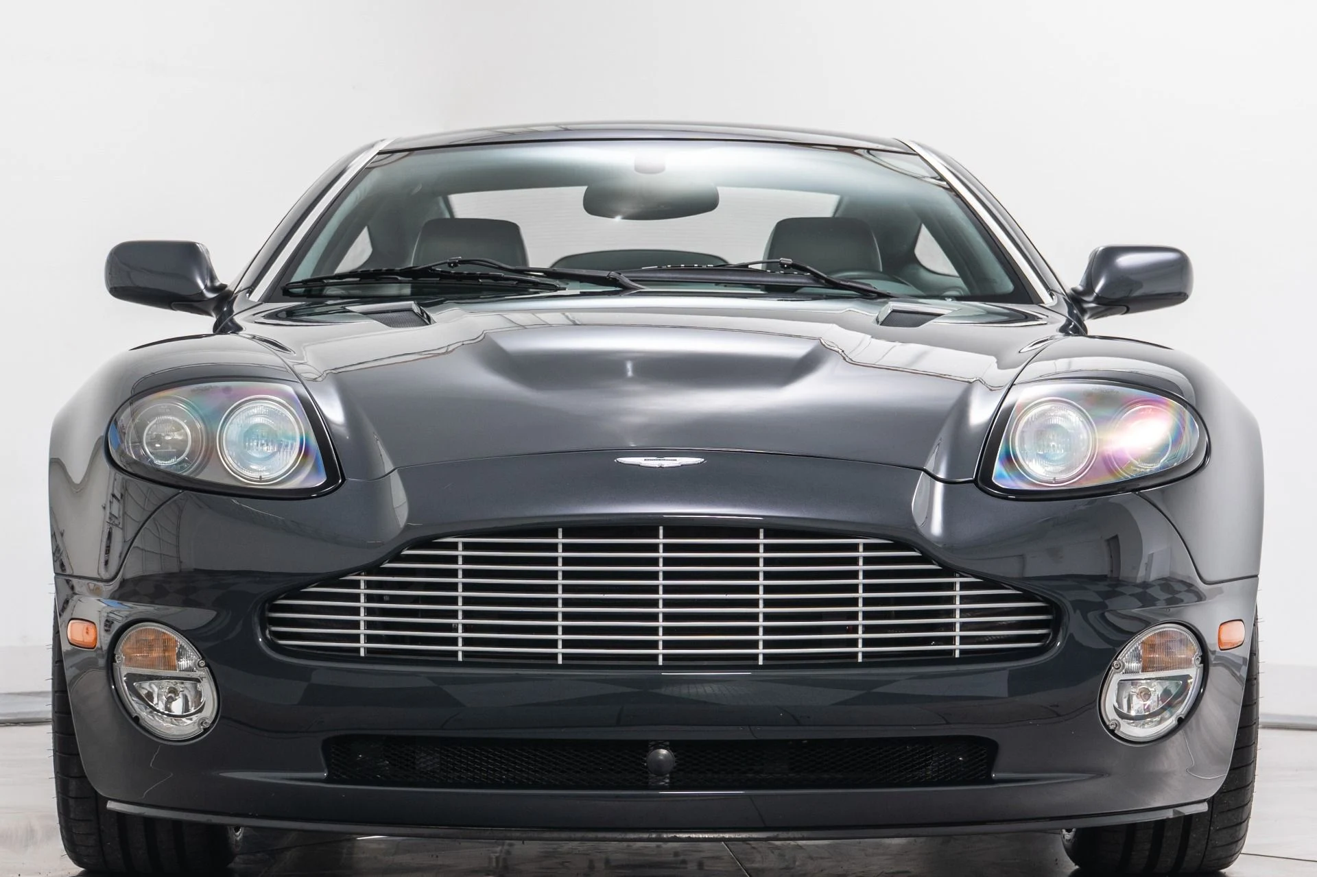 mph003_859243454_Used_2003_Aston_Martin_Vanquish_New_York_Auto_Show_Display_Car_1755616167_70c11abcf2