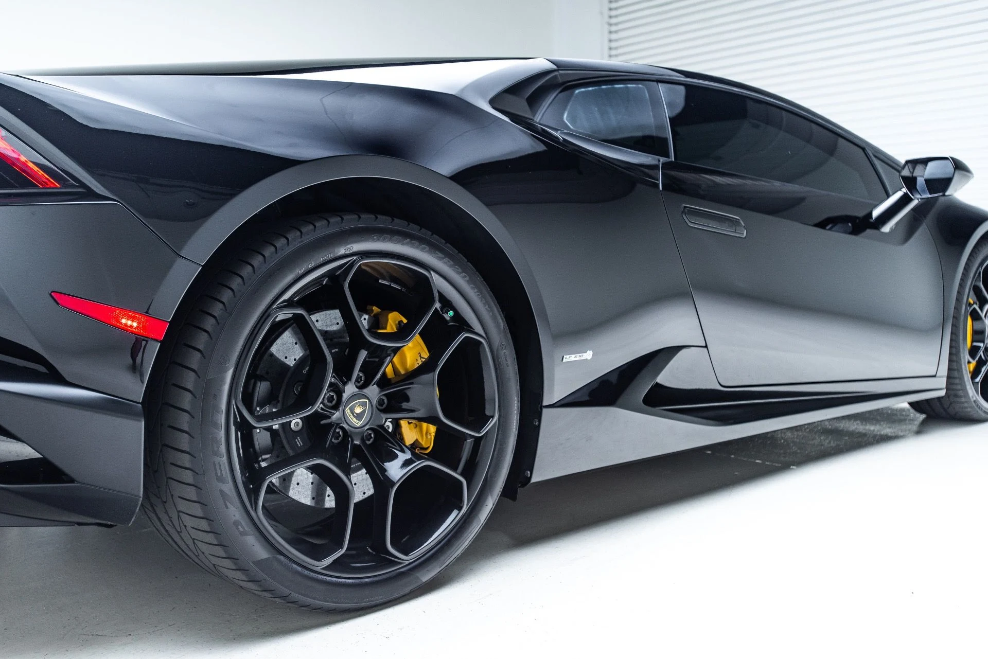 mph003_862228878_Used_2016_Lamborghini_Huracan_LP_610_4_1786577538_ea6808a14d