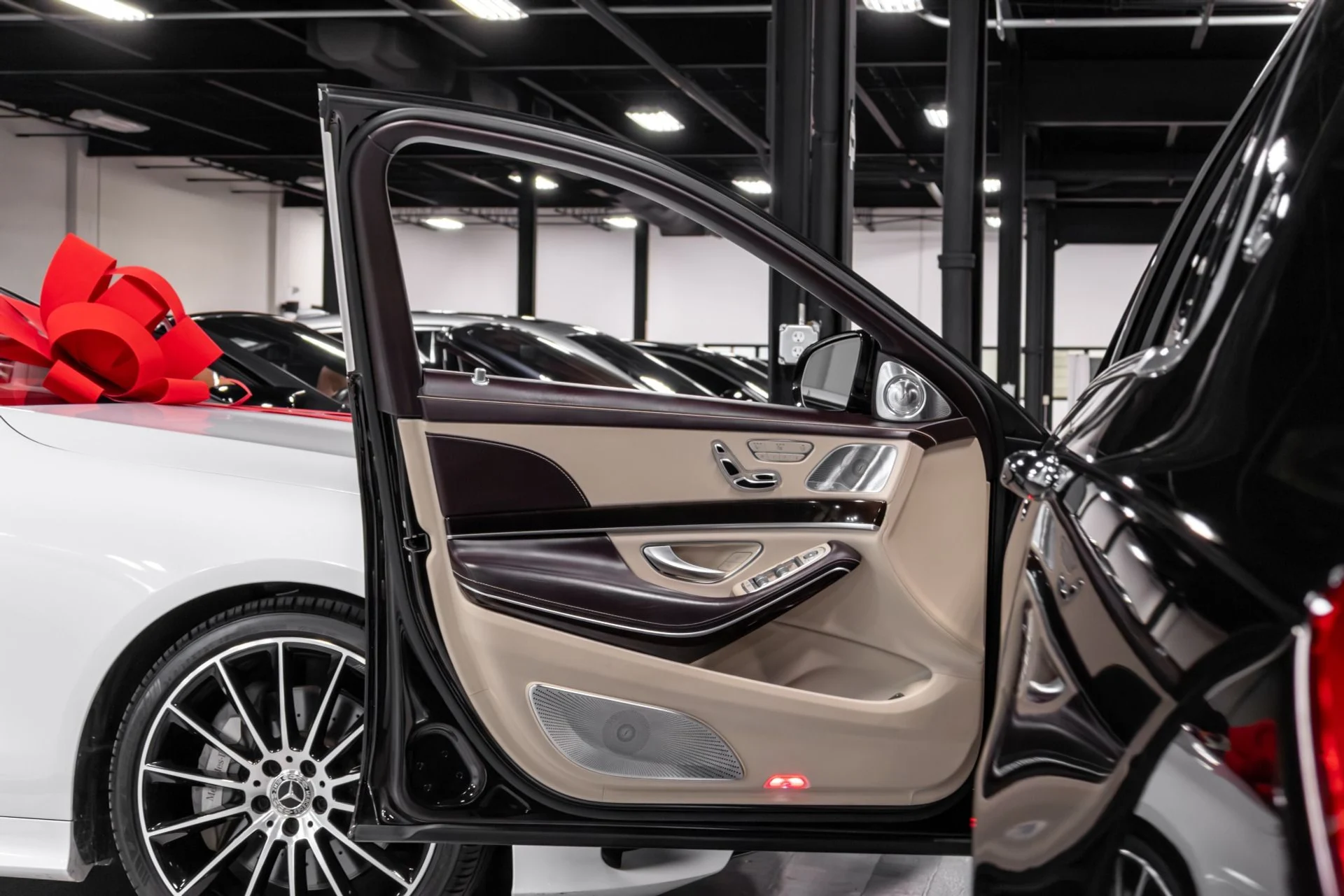 mph003_866131363_Used_2020_Mercedes_Benz_S_Class_Maybach_S_560_4_MATIC_1762813643_08dc084eb3