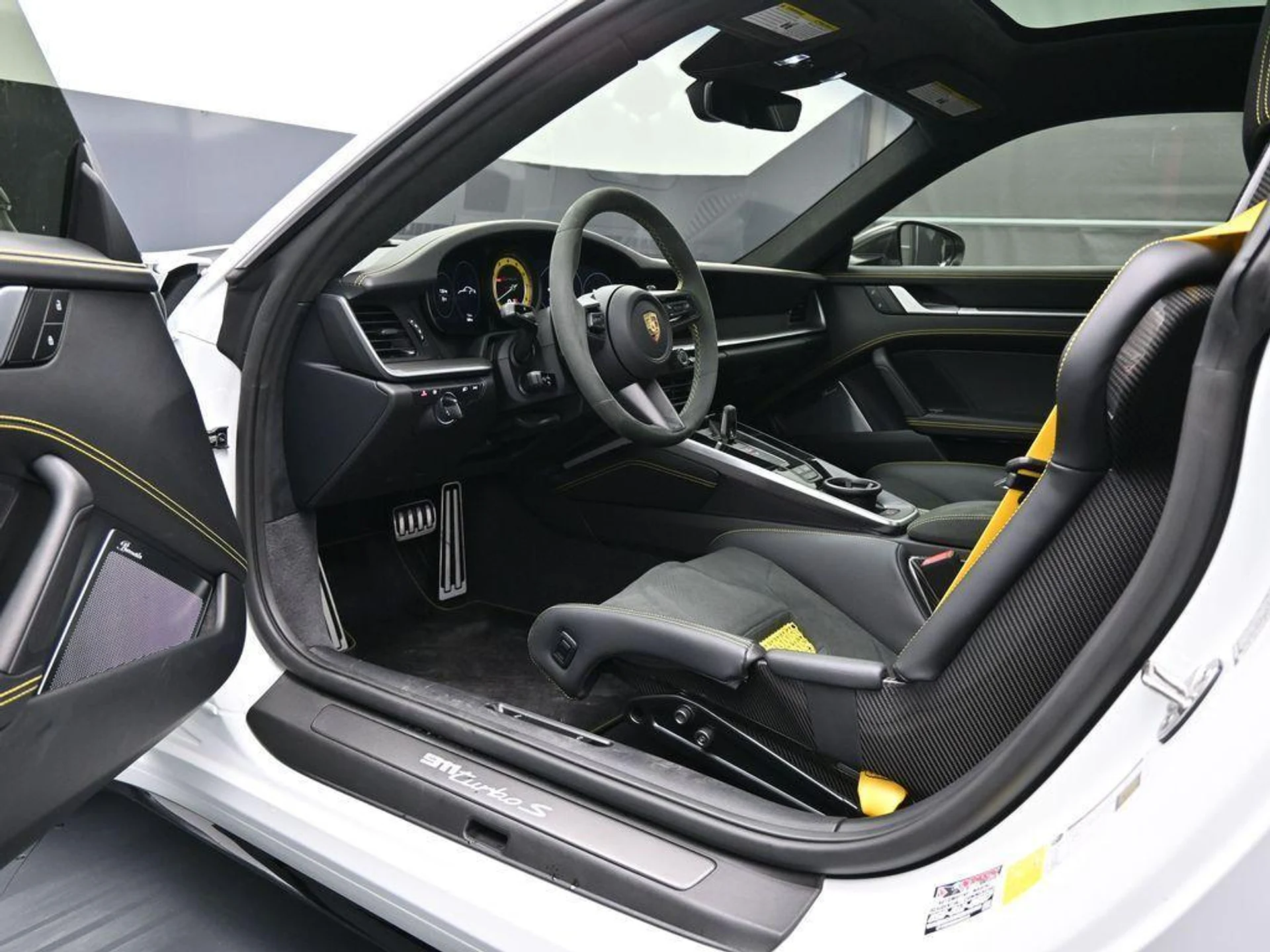 mph003_877172670_coy_P_Sob_PN_Onb_F3b_1w26tjx_Nx_NM_25621a3686