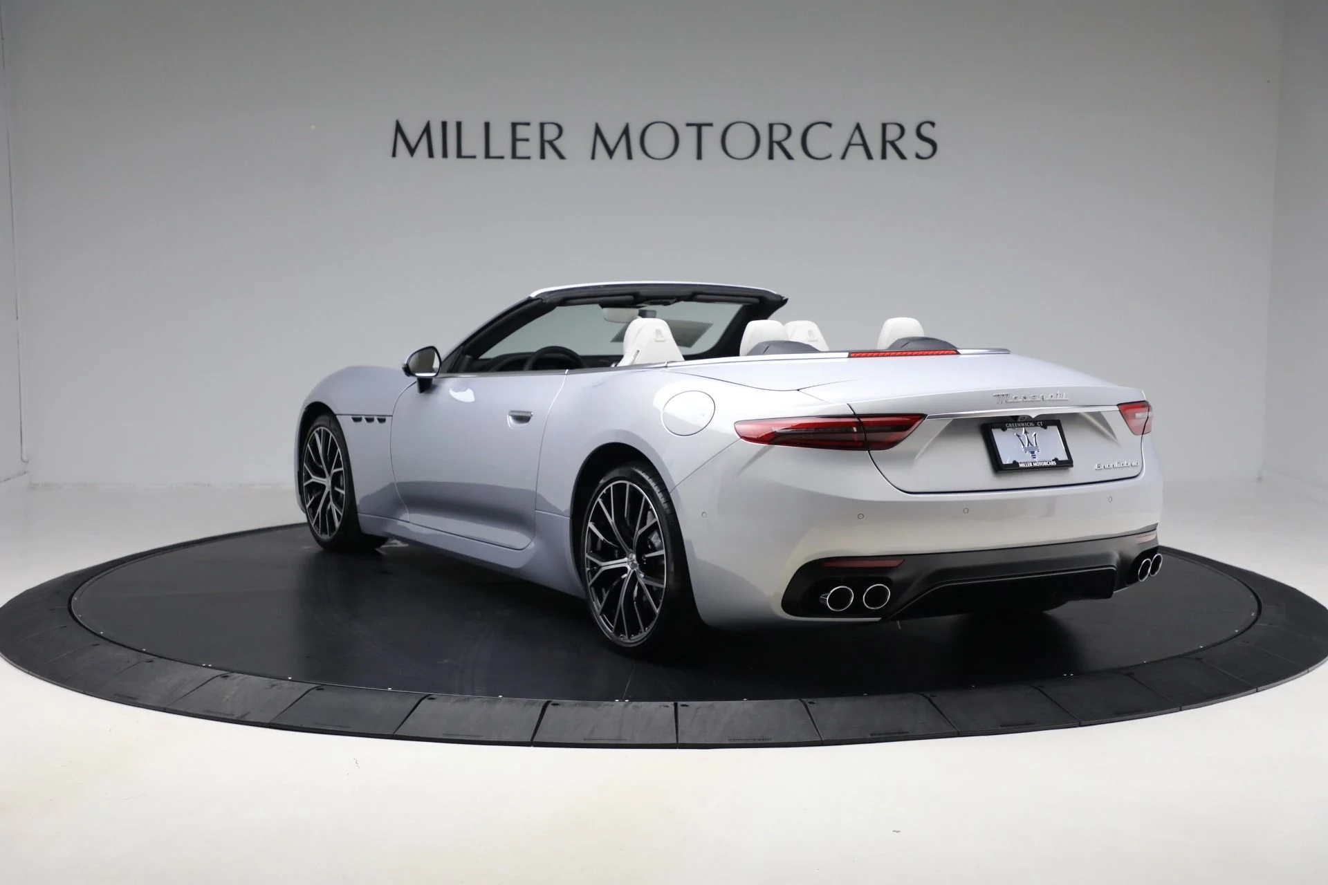 mph003_879820441_New_2026_Maserati_Gran_Cabrio_Modena_1760557805_6060ccec76