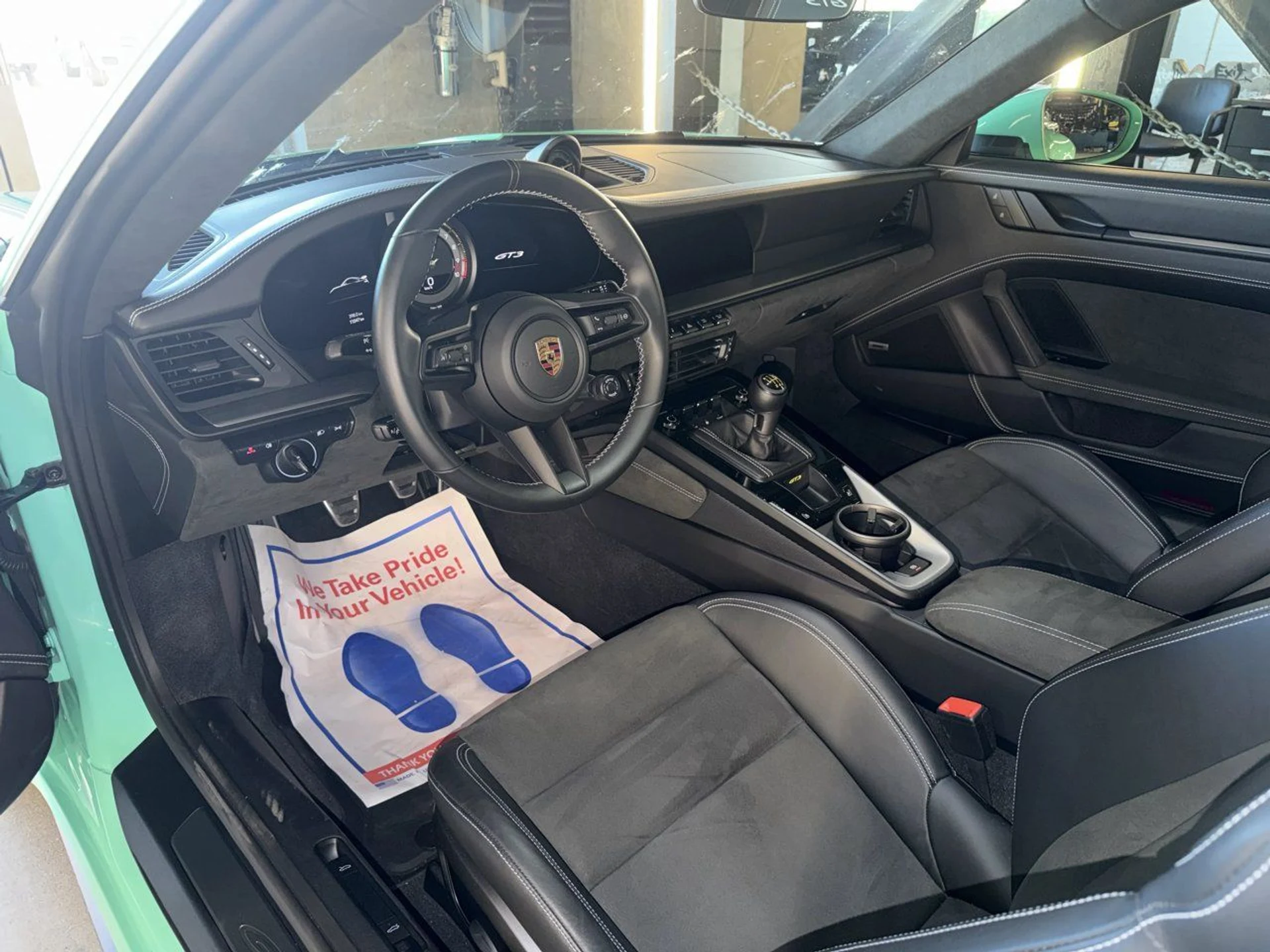 mph003_884863099_porsche_911_2022_576d2c17c2
