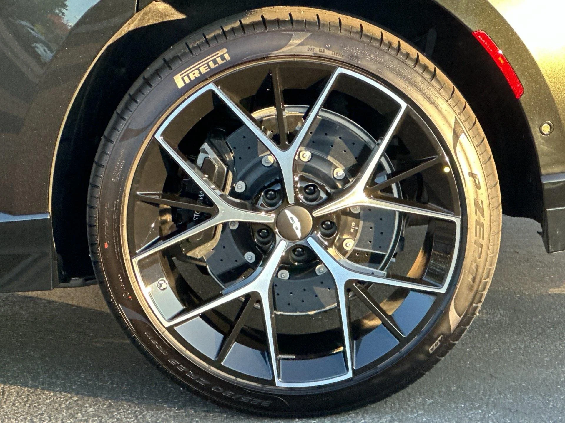 mph003_892844009_New_2026_Aston_Martin_DBX_707_1765379212_ecf6dafd1b