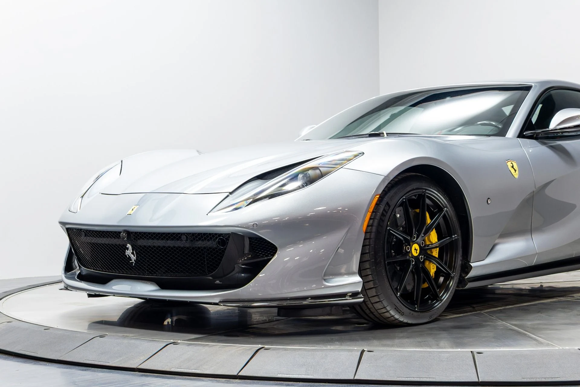 mph003_892993551_Used_2018_Ferrari_812_Superfast_1777416678_a14db872f2