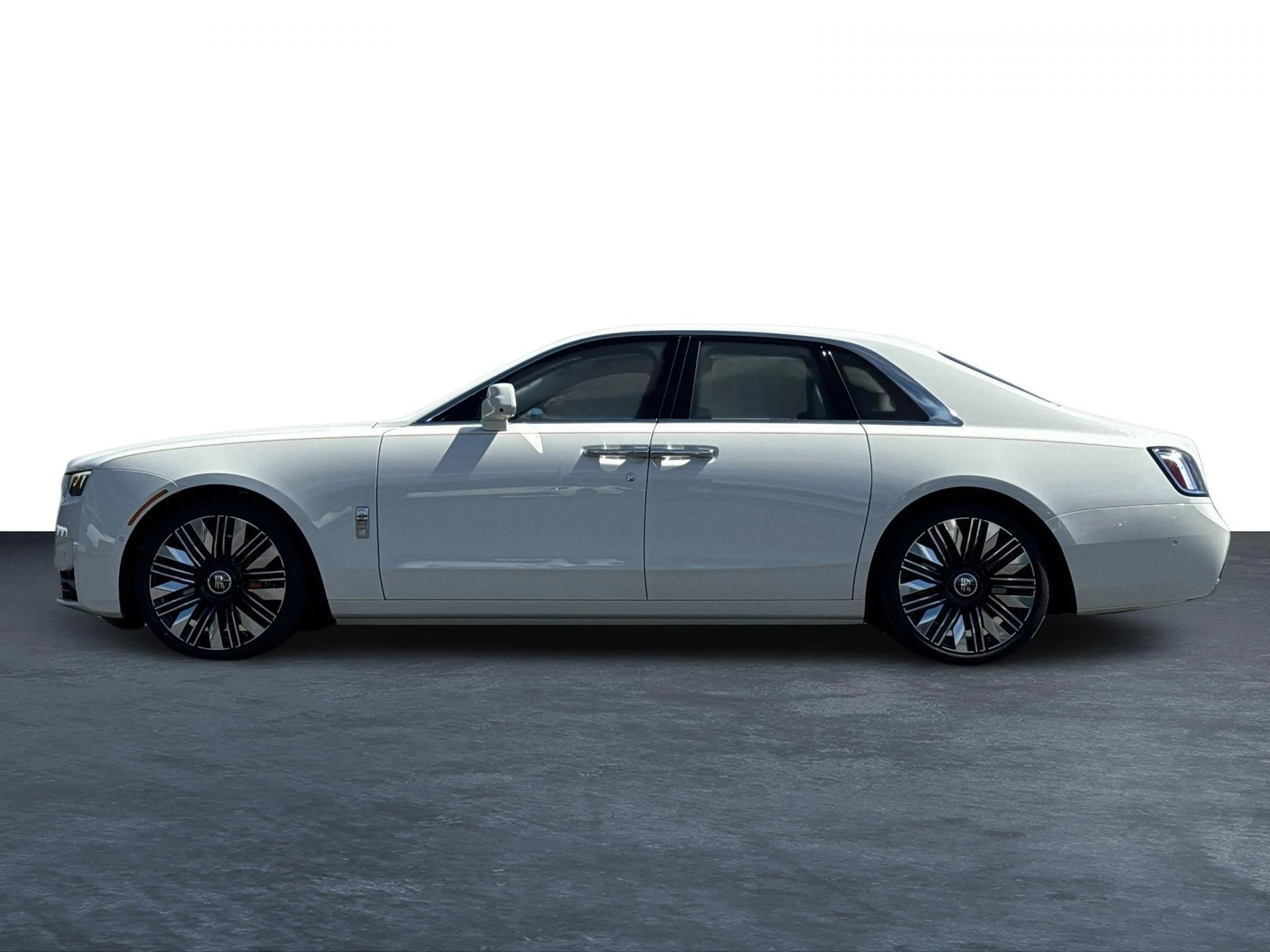 mph003_89397896_New_2027_Rolls_Royce_Ghost_Sedan_1788944848_980bfd97bf