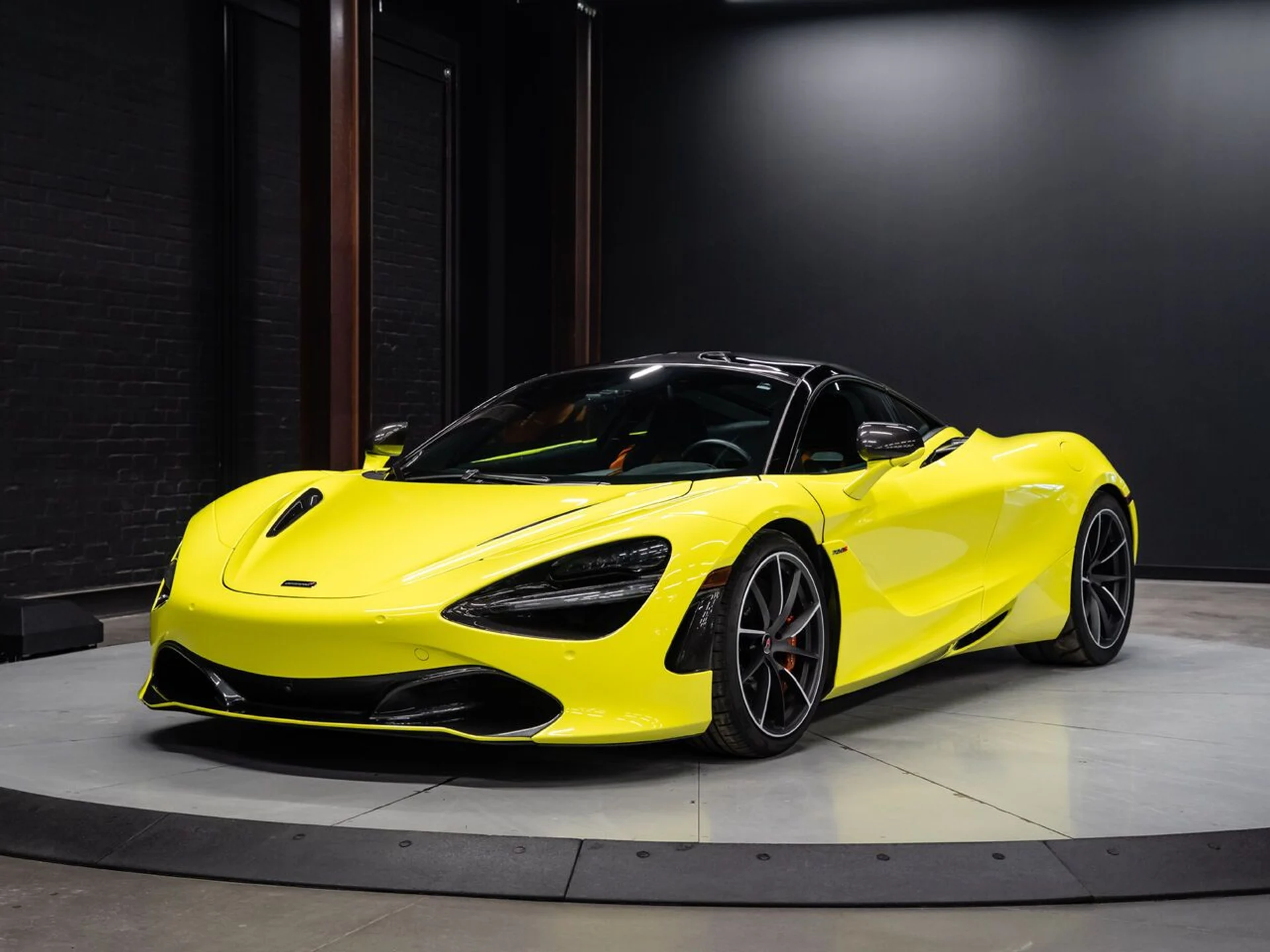 mph003_910987848_mclaren_720s_2018_70115ad0ba