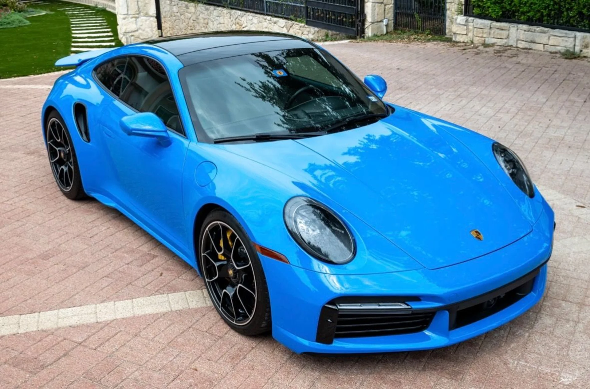 mph003_912261585_Used_2022_Porsche_911_Turbo_S_1756321873_3603a5850e
