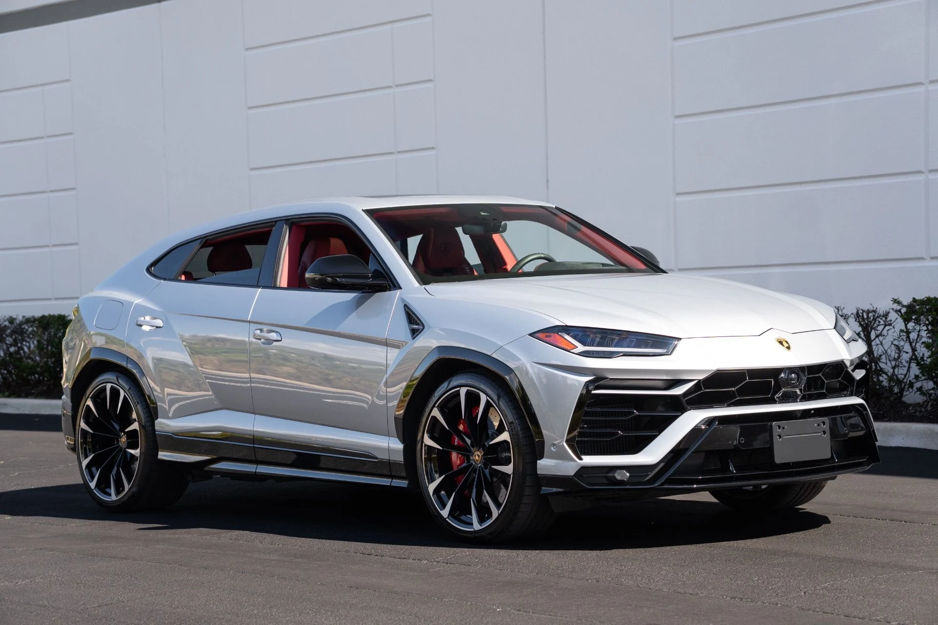 mph003_912633961_Used_2022_Lamborghini_Urus_1770690392_f022d29562