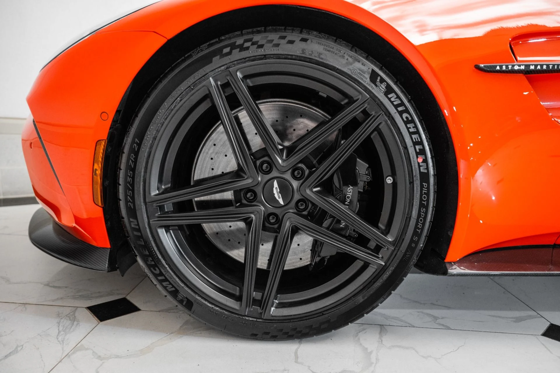 mph003_922961816_Used_2025_Aston_Martin_Vantage_1754335114_683e767285