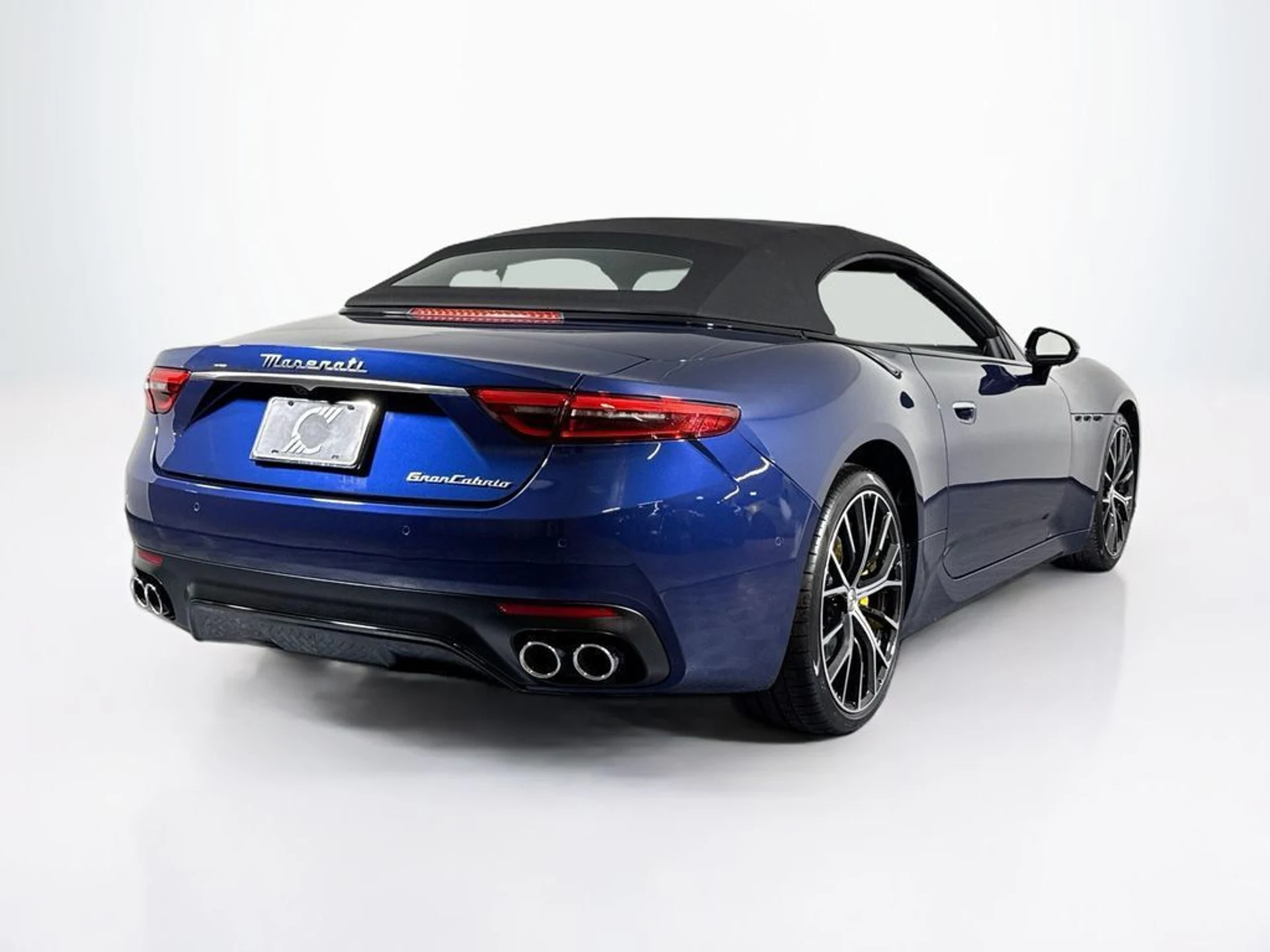mph003_928155609_new_2026_maserati_grancabrio_convertible_11350_23043236_5_1024_37b0d39ee1