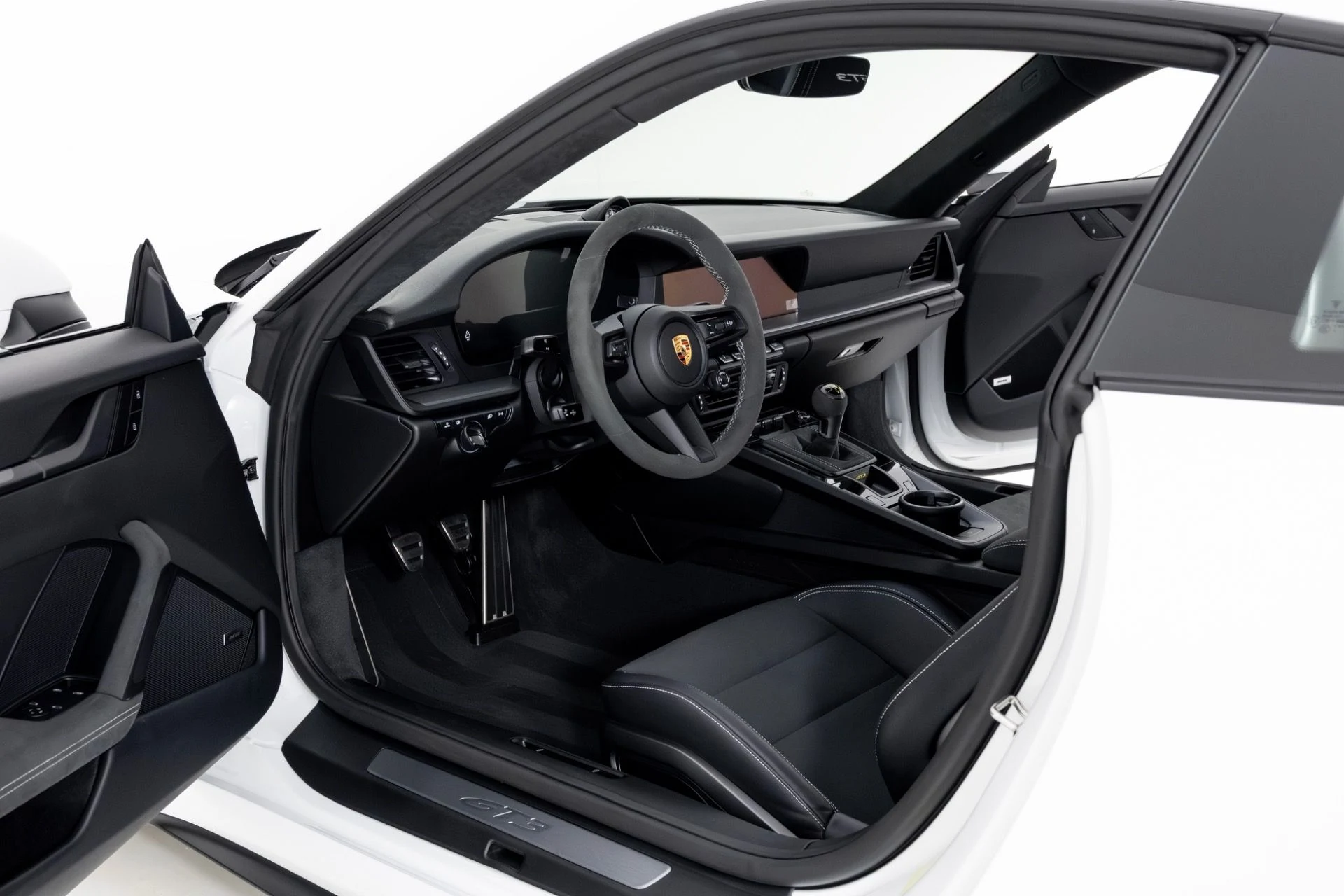 mph003_935010886_Used_2025_Porsche_911_GT_3_1765820536_01912fb94a