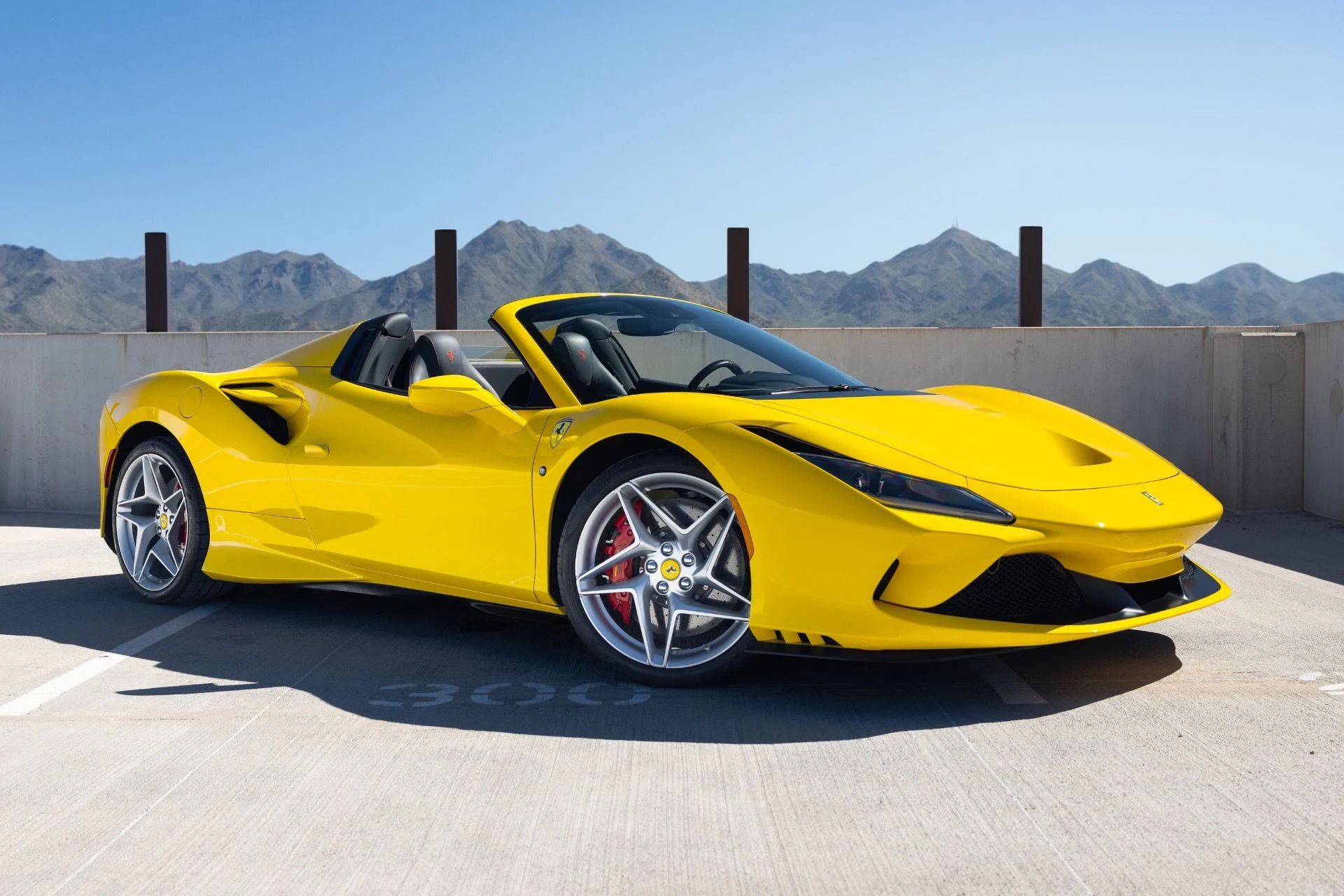 mph003_939987279_Used_2022_Ferrari_F8_Spider_1790977692_65d01a4ead