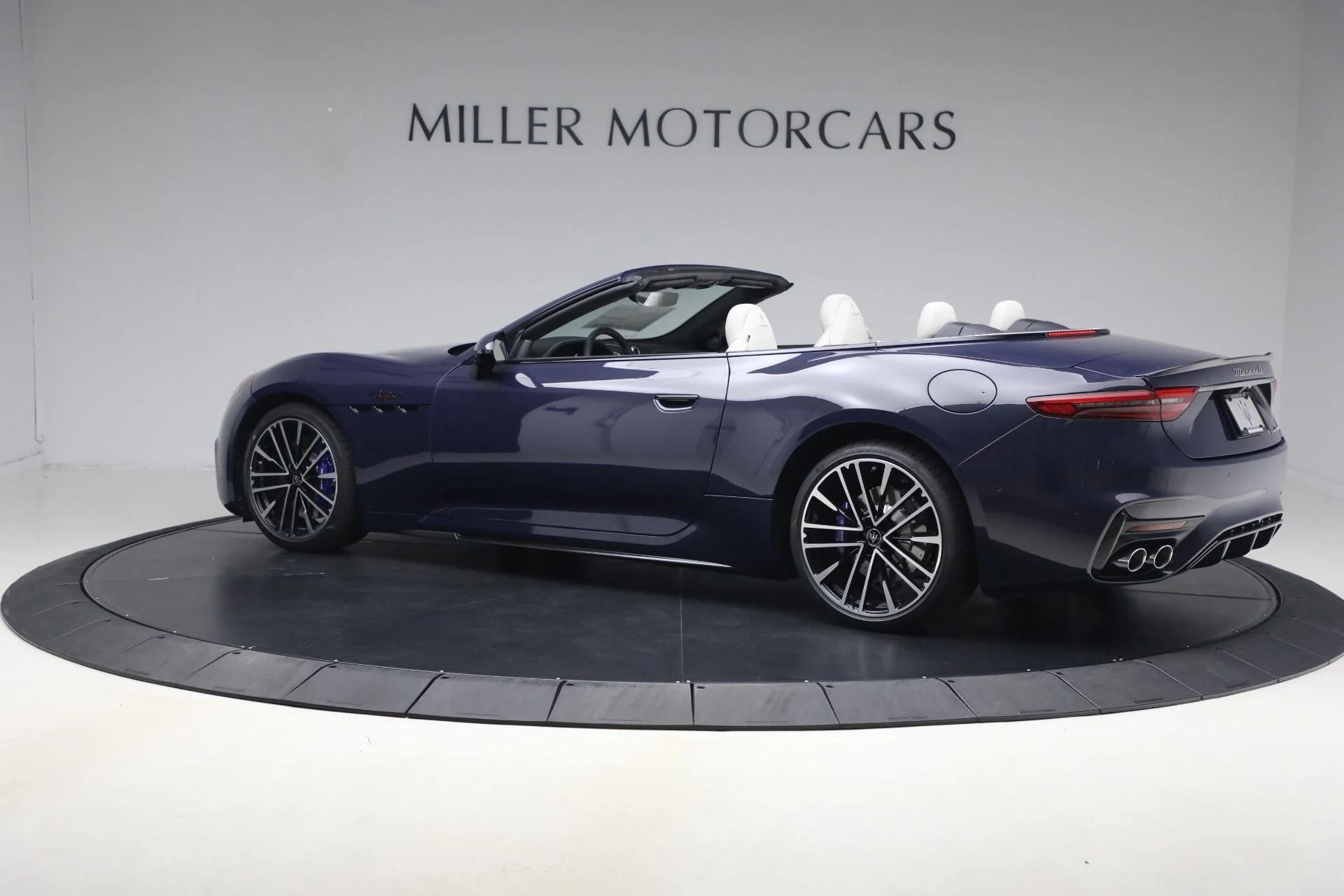 mph003_946462789_New_2026_Maserati_Gran_Cabrio_Trofeo_1777995538_9c4f86722a