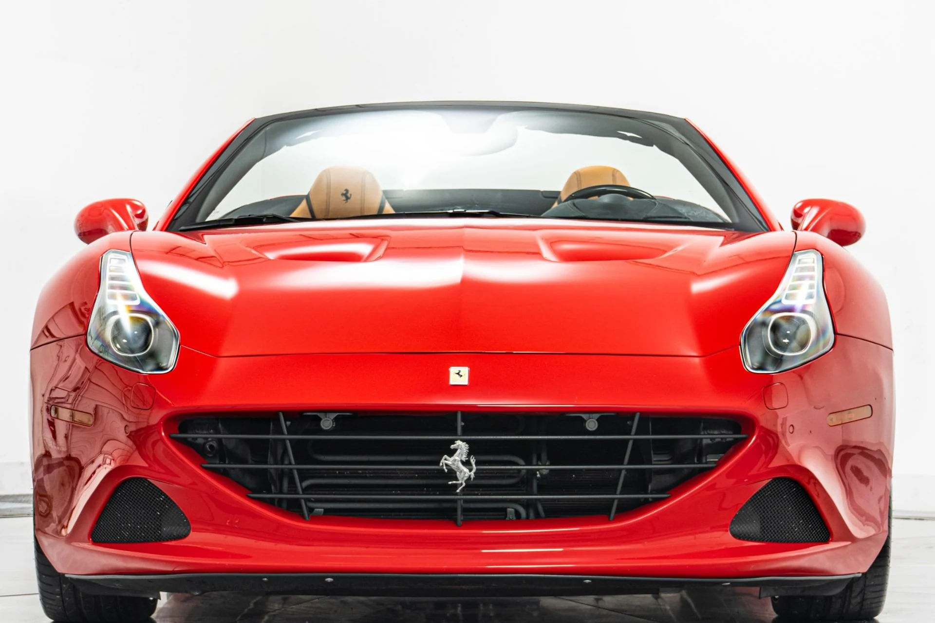 mph003_957323000_Used_2016_Ferrari_California_T_Diamond_Turned_Wheels_Carbon_Leather_Steering_Wheel_w_LE_Ds_1775075776_50fe8d911e