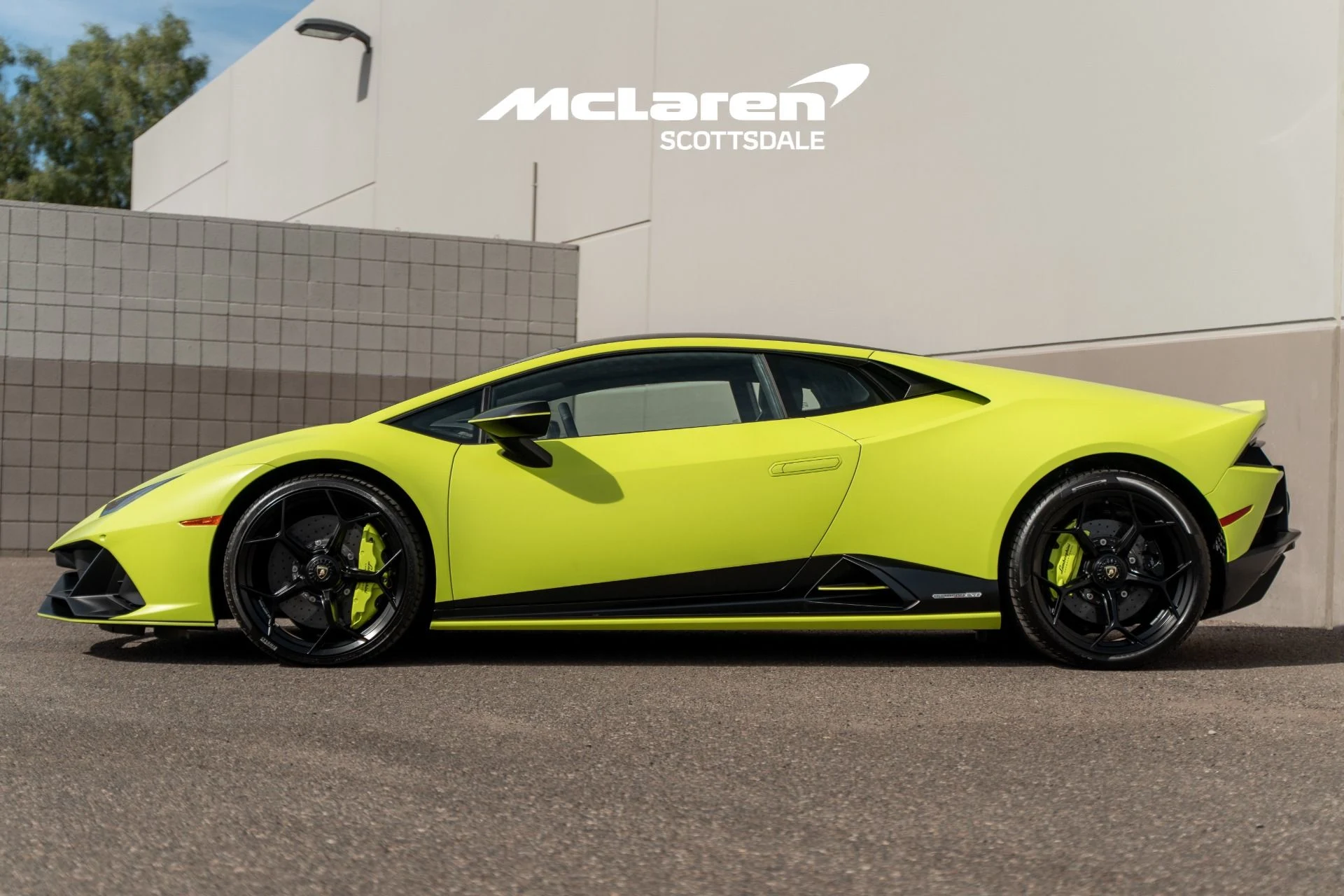 mph003_959552782_Used_2022_LAMBORGHINI_HURACAN_EVO_1762550693_1034710186