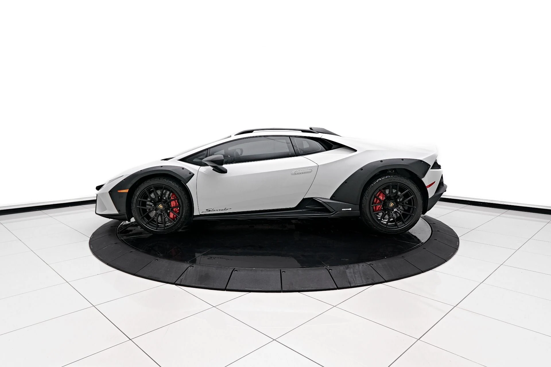 mph003_960258601_Used_2023_Lamborghini_Huracan_Sterrato_Base_1708481025_fd3b8358b6