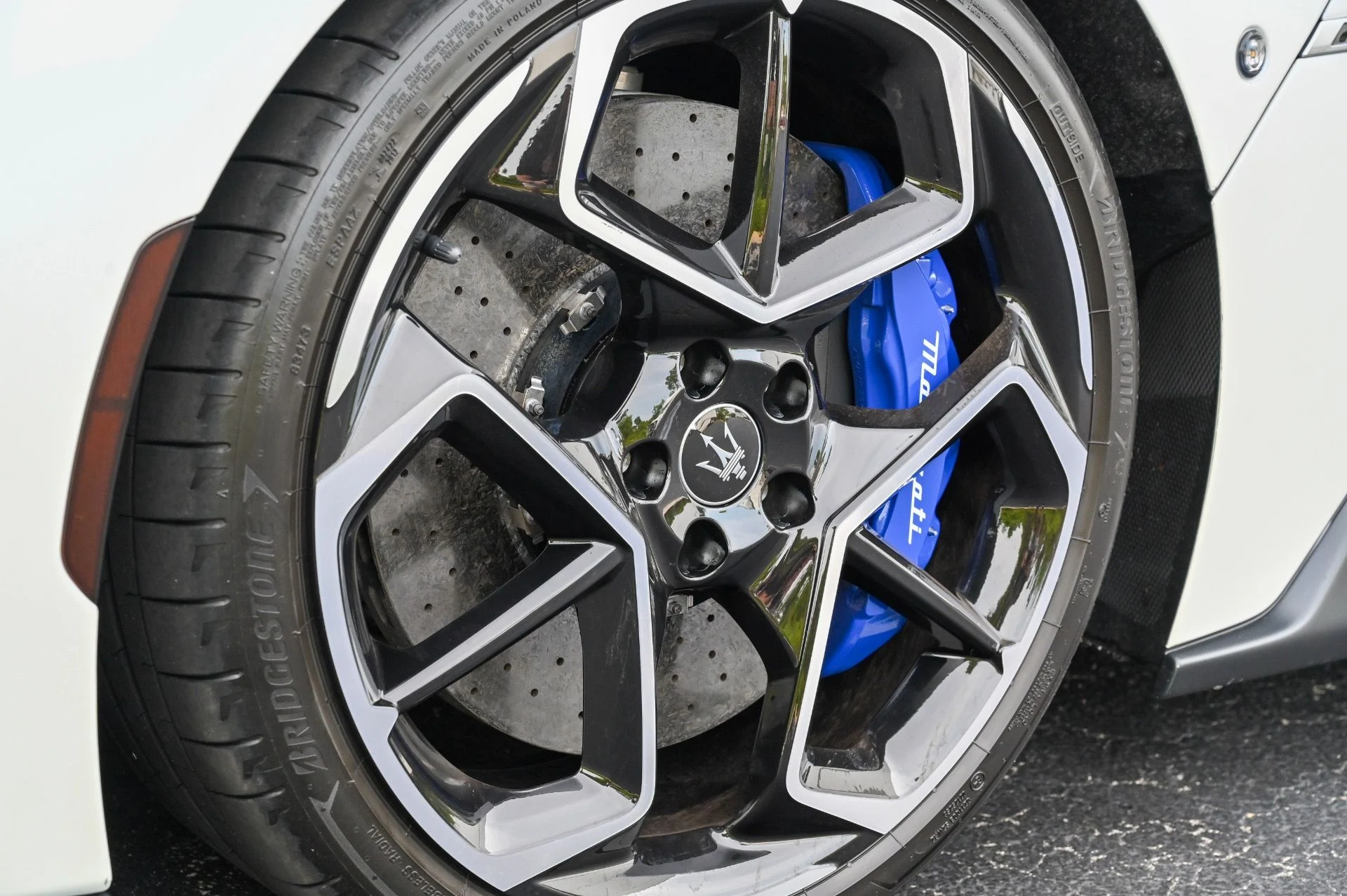 mph003_962740294_Used_2022_Maserati_MC_20_1715696595_c53d0a9244