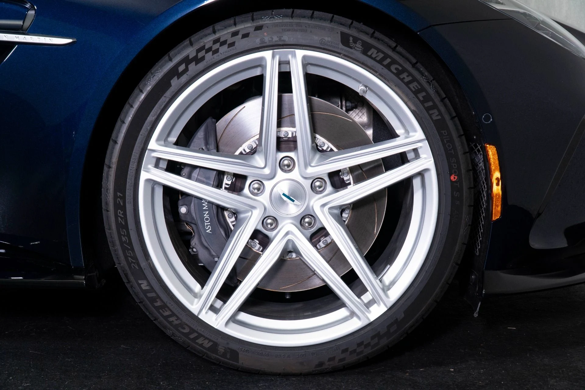 mph003_96621458_New_2026_Aston_Martin_Vantage_1777652396_cd986db90e