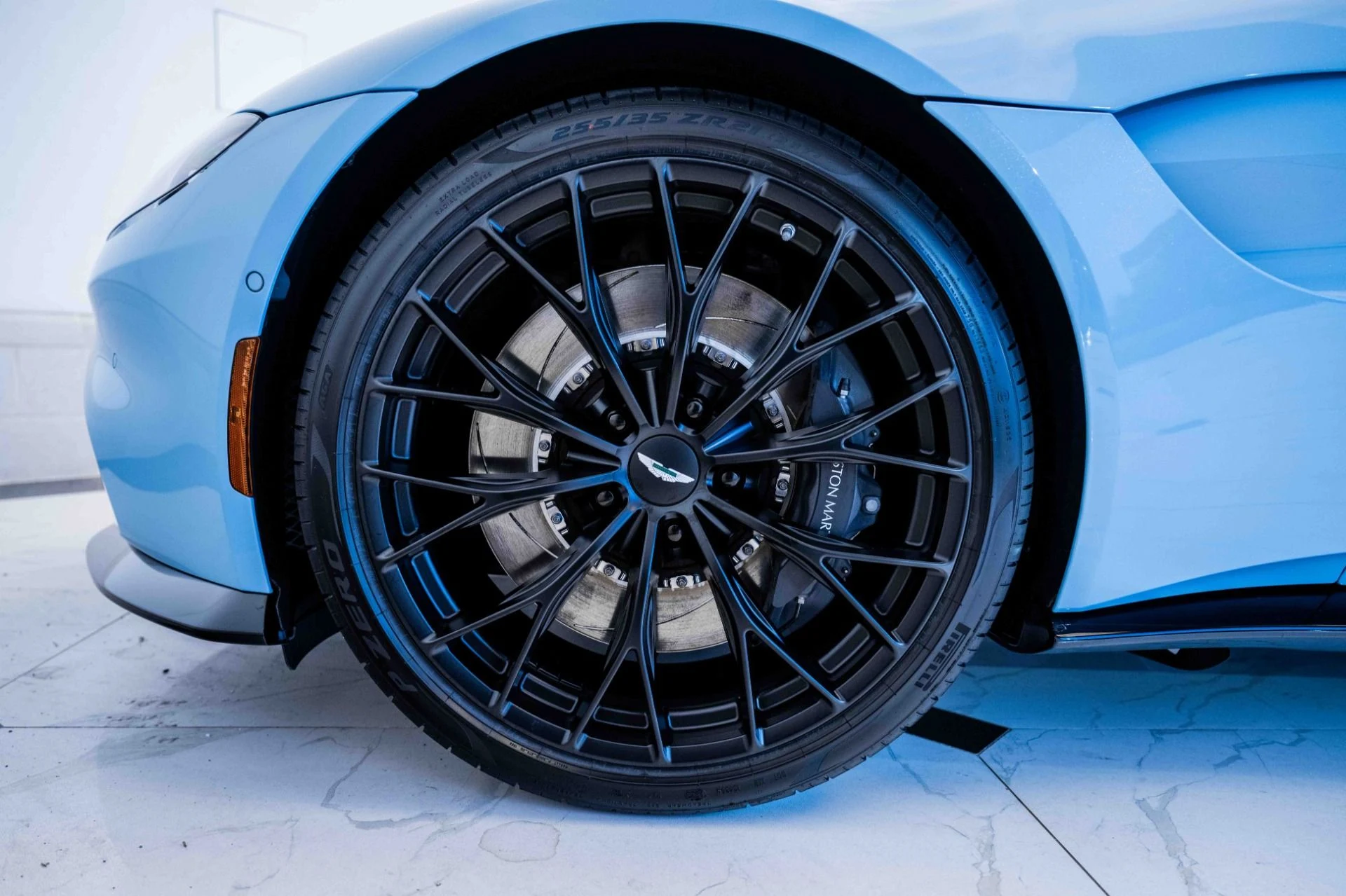 mph003_967859030_Used_2023_Aston_Martin_Vantage_V8_Coupe_1699283559_1ab9da2fb9