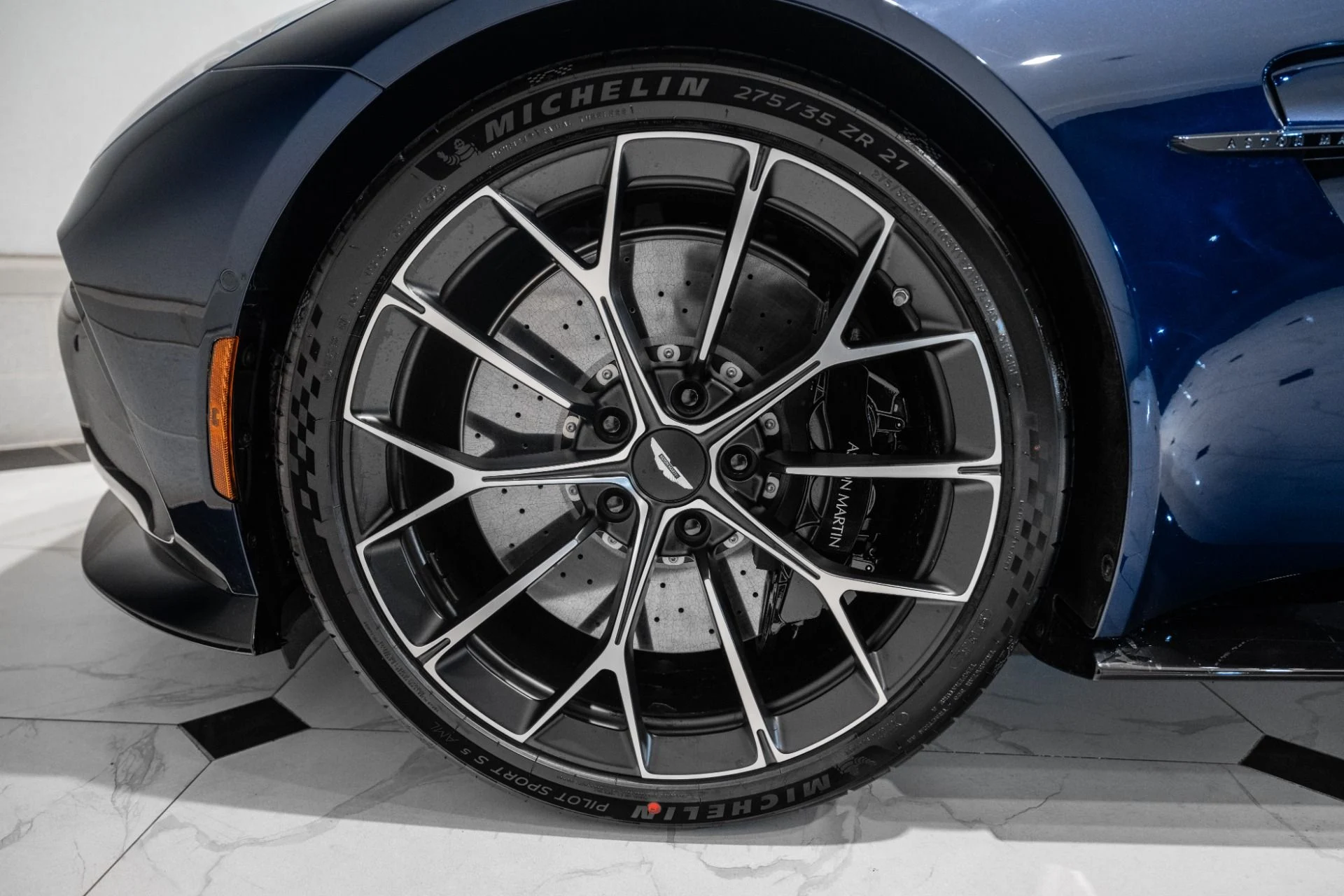 mph003_977323082_New_2026_Aston_Martin_Vantage_S_Coupe_1767379959_830549f4f1