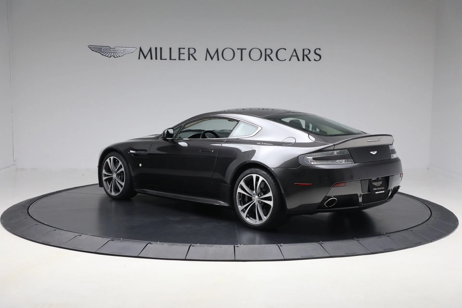 mph003_97956251_Used_2011_Aston_Martin_V12_Vantage_37ca736ab6