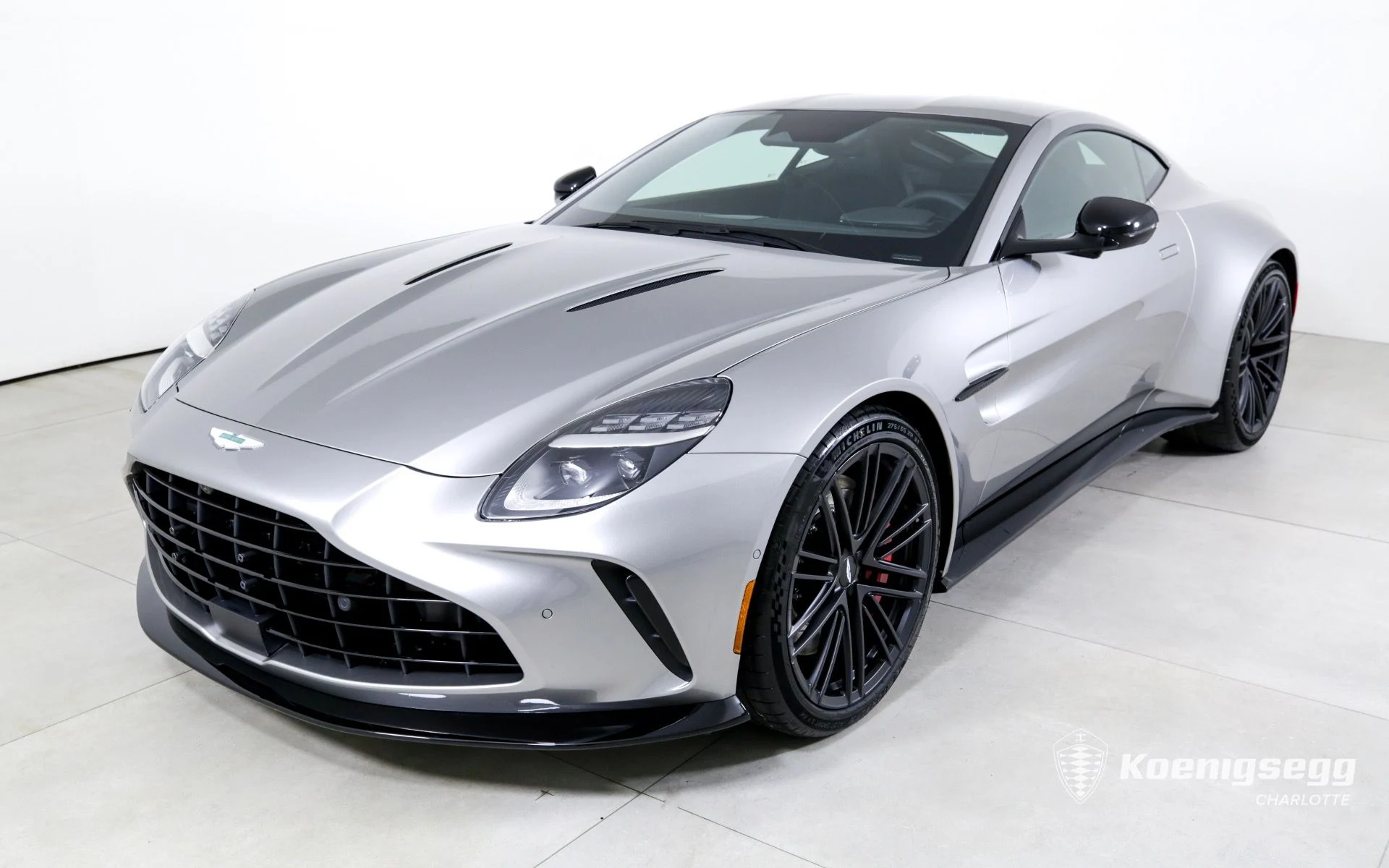 mph003_994776477_Used_2025_Aston_Martin_Vantage_1760978299_0b10a37e5c