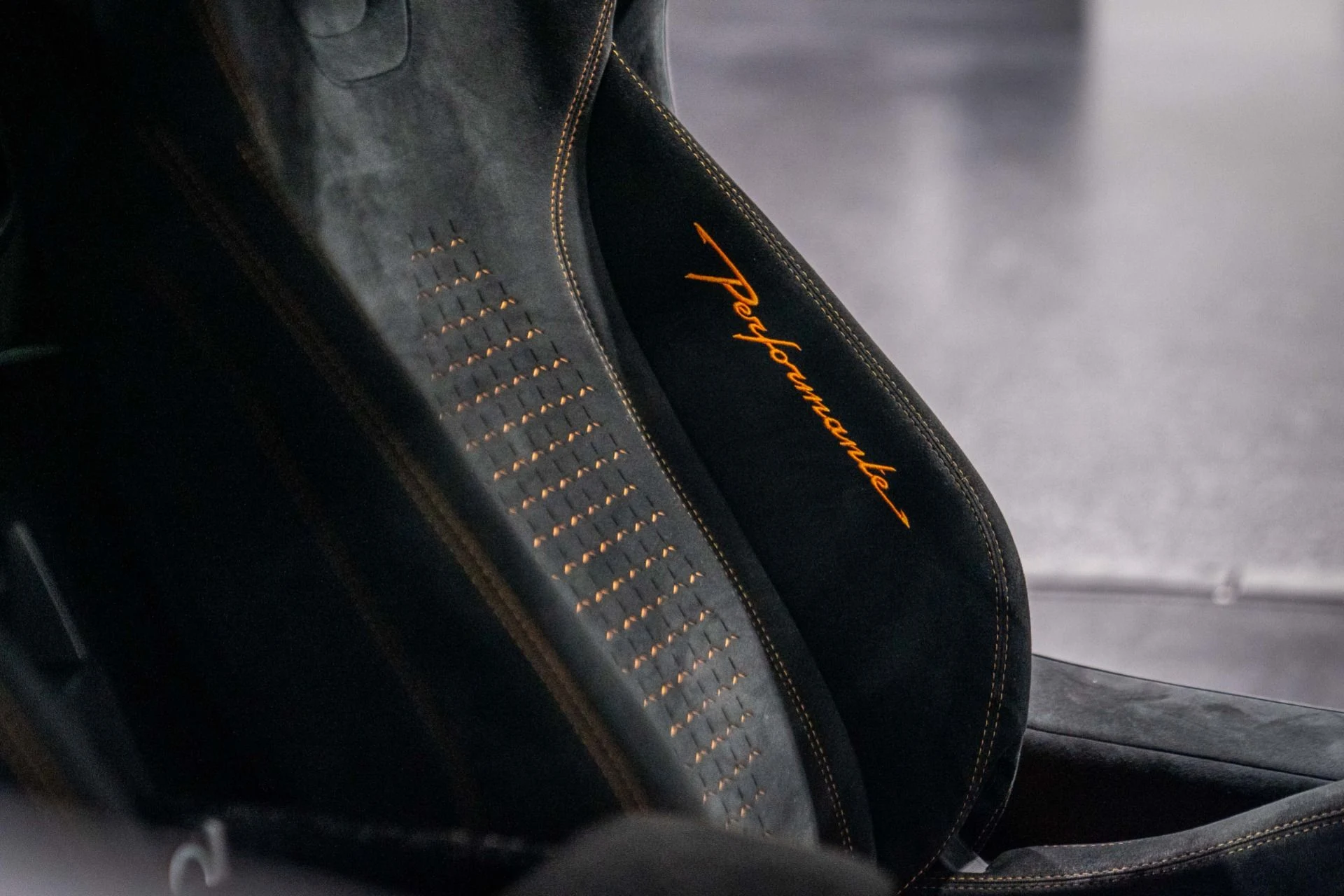 mph004_1001897151_Used_2019_Lamborghini_Huracan_LP_640_4_Performante_1767503962_644a362f18